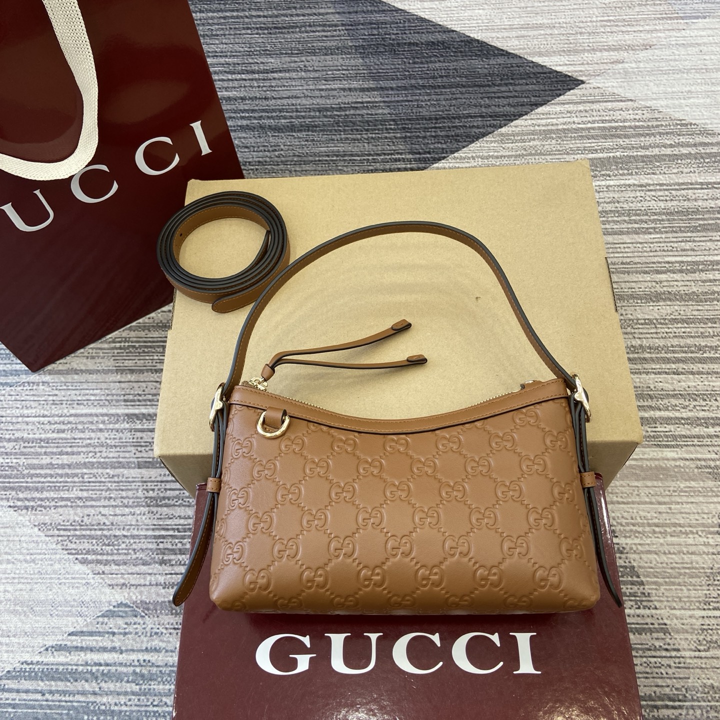 Gucci Emblem Embossed Leather Shoulder Bag - Brown, 22 cm x 14 cm x 8 cm 3 i1753426852250 9685 0 0