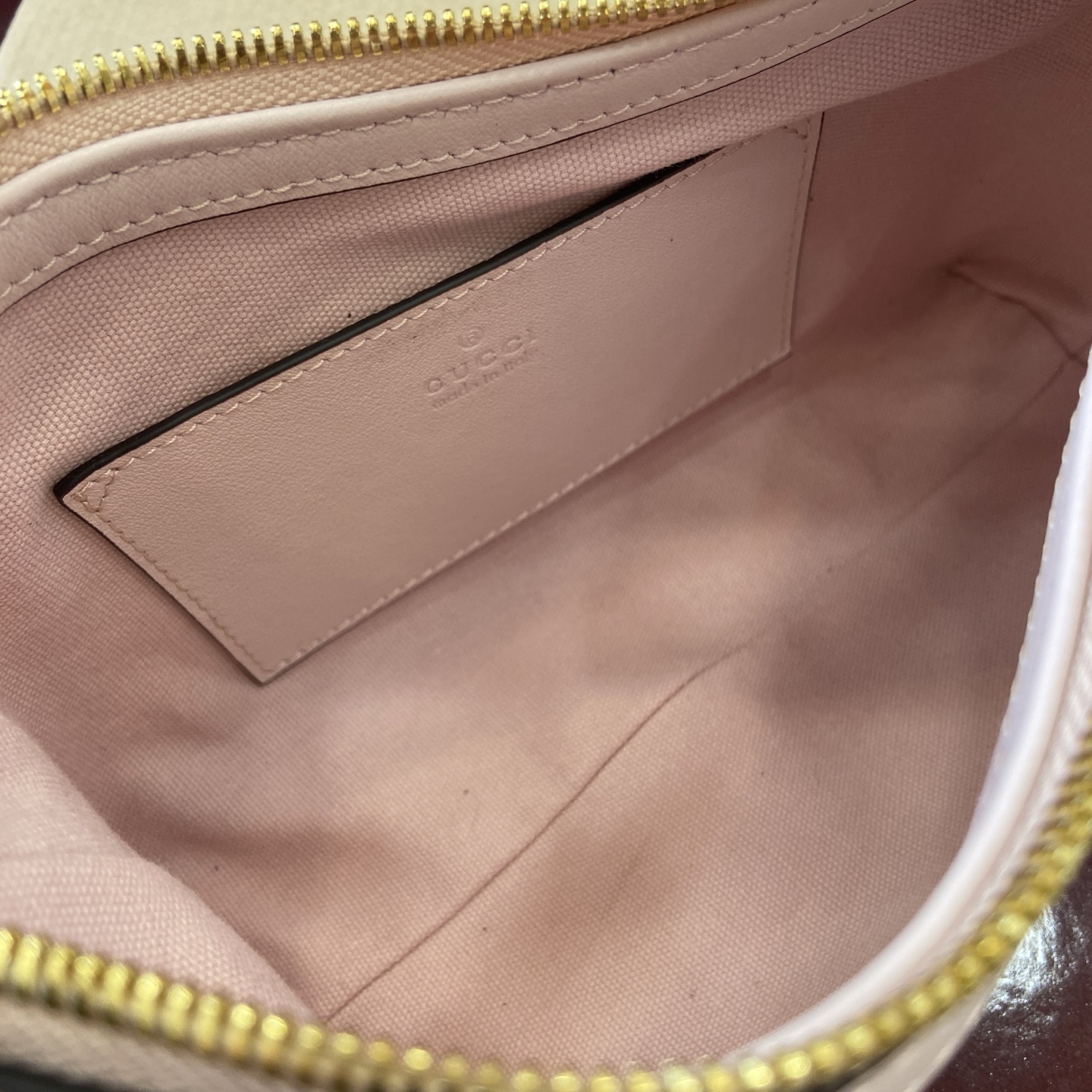 Gucci Emblem Embossed Leather Shoulder Bag - Light Pink, 22cm x 14cm x 8cm 11 i1753774518828 4189 0 11