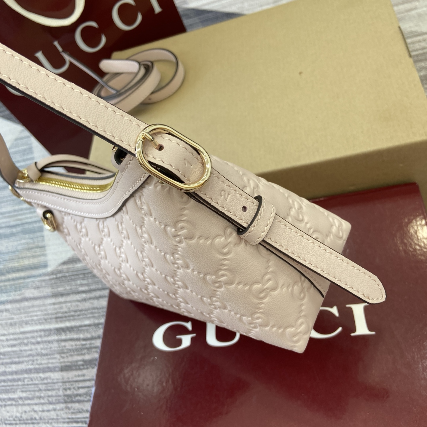 Gucci Emblem Embossed Leather Shoulder Bag - Light Pink, 22cm x 14cm x 8cm 12 i1753774518903 9405 0 8
