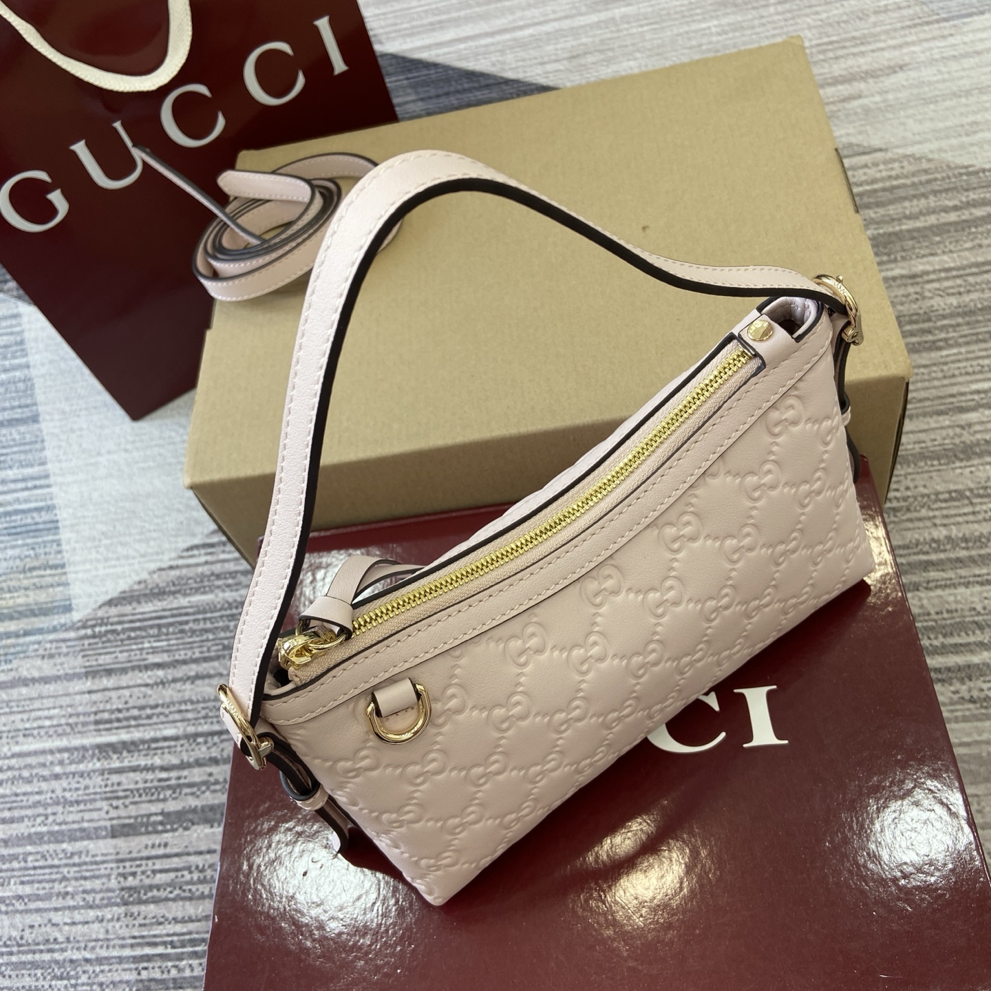 Gucci Emblem Embossed Leather Shoulder Bag - Light Pink, 22cm x 14cm x 8cm 10 i1753774518941 4581 0 7