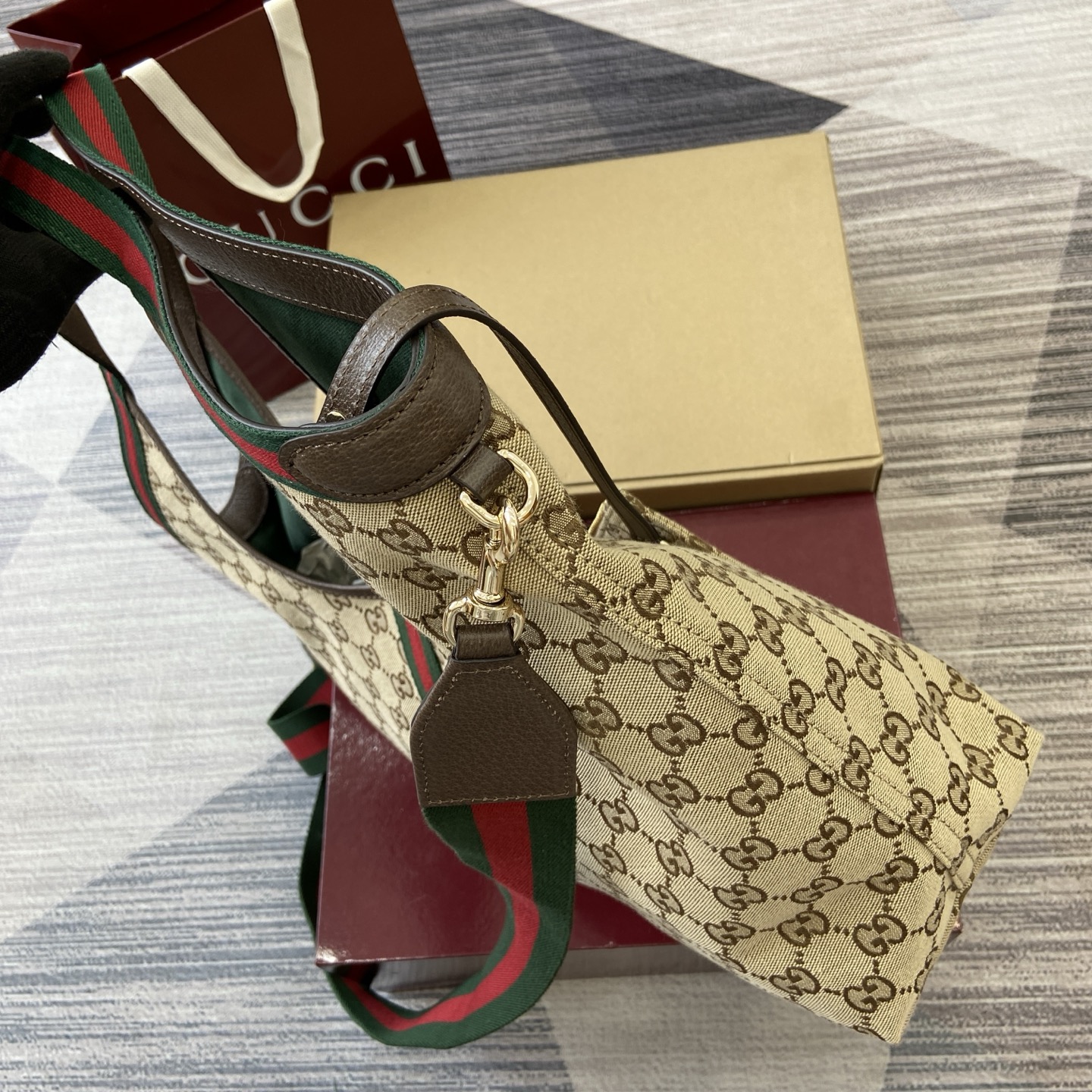 Gucci Giglio Large Tote Bag in Beige Canvas with Removable Pouch - 50x47x14cm 5 i1753854054435 2056 0 2