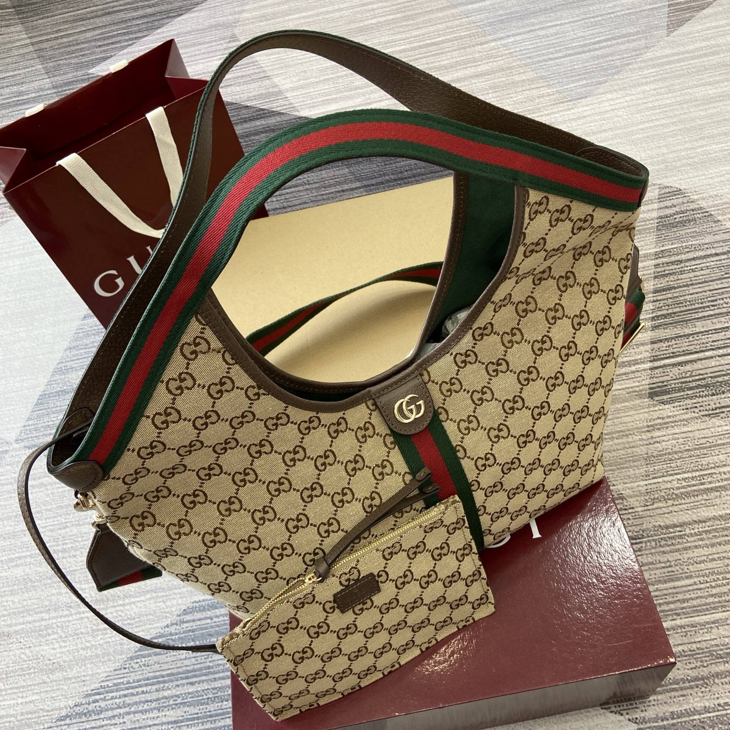 Gucci Giglio Large Tote Bag in Beige Canvas with Removable Pouch - 50x47x14cm 6 i1753854054716 8870 0 3