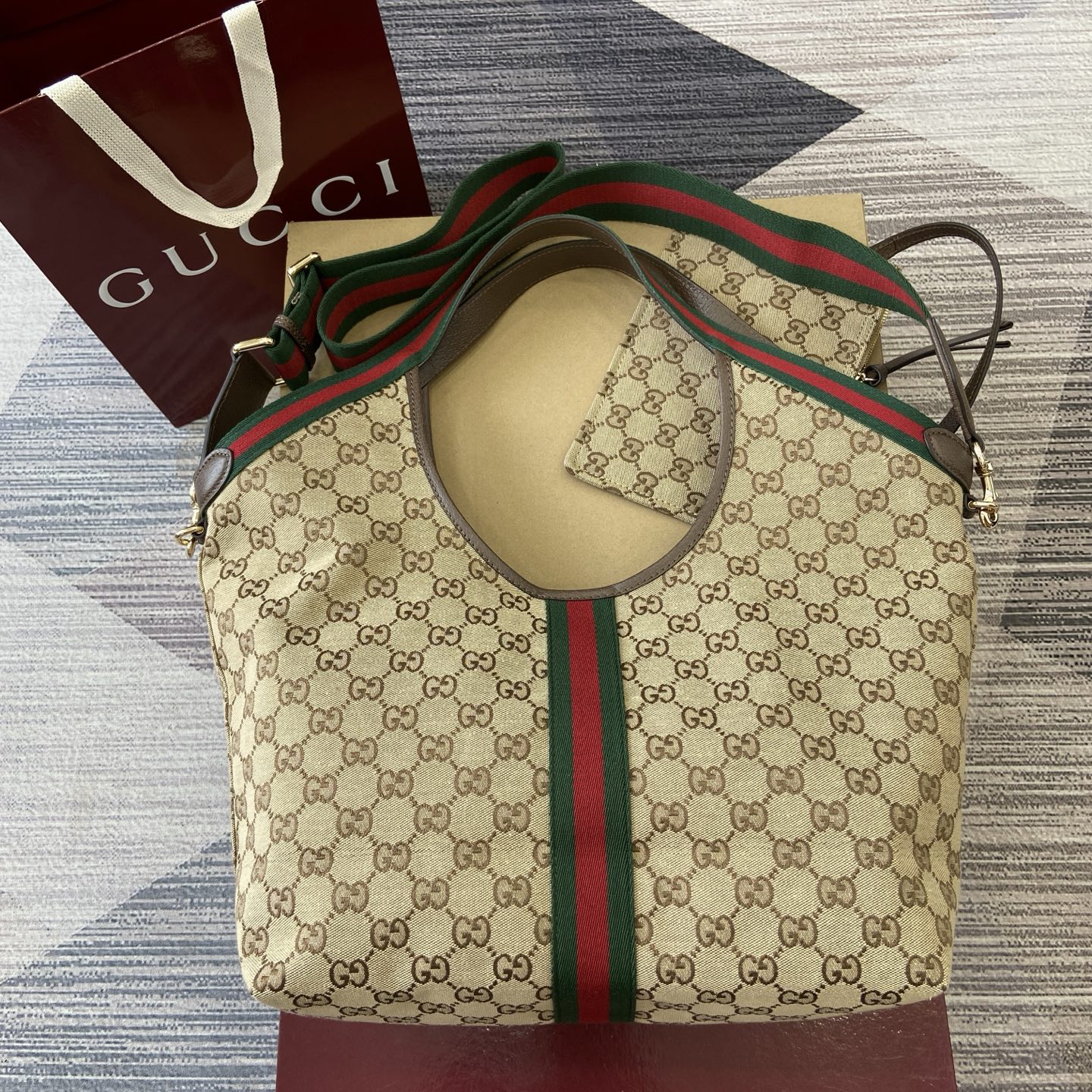 Gucci Giglio Large Tote Bag in Beige Canvas with Removable Pouch - 50x47x14cm 4 i1753854054736 2449 0 1