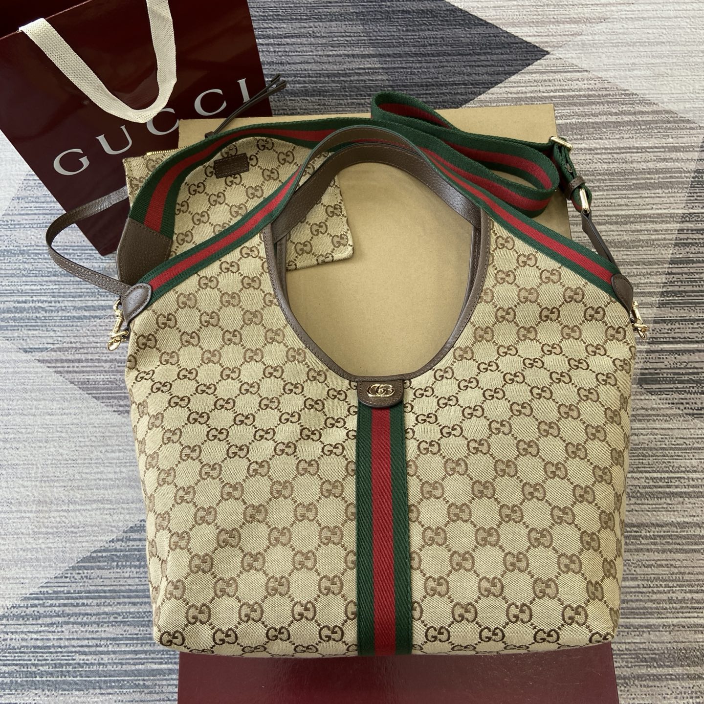 Gucci Giglio Large Tote Bag in Beige Canvas with Removable Pouch - 50x47x14cm 3 i1753854054774 4728 0 0