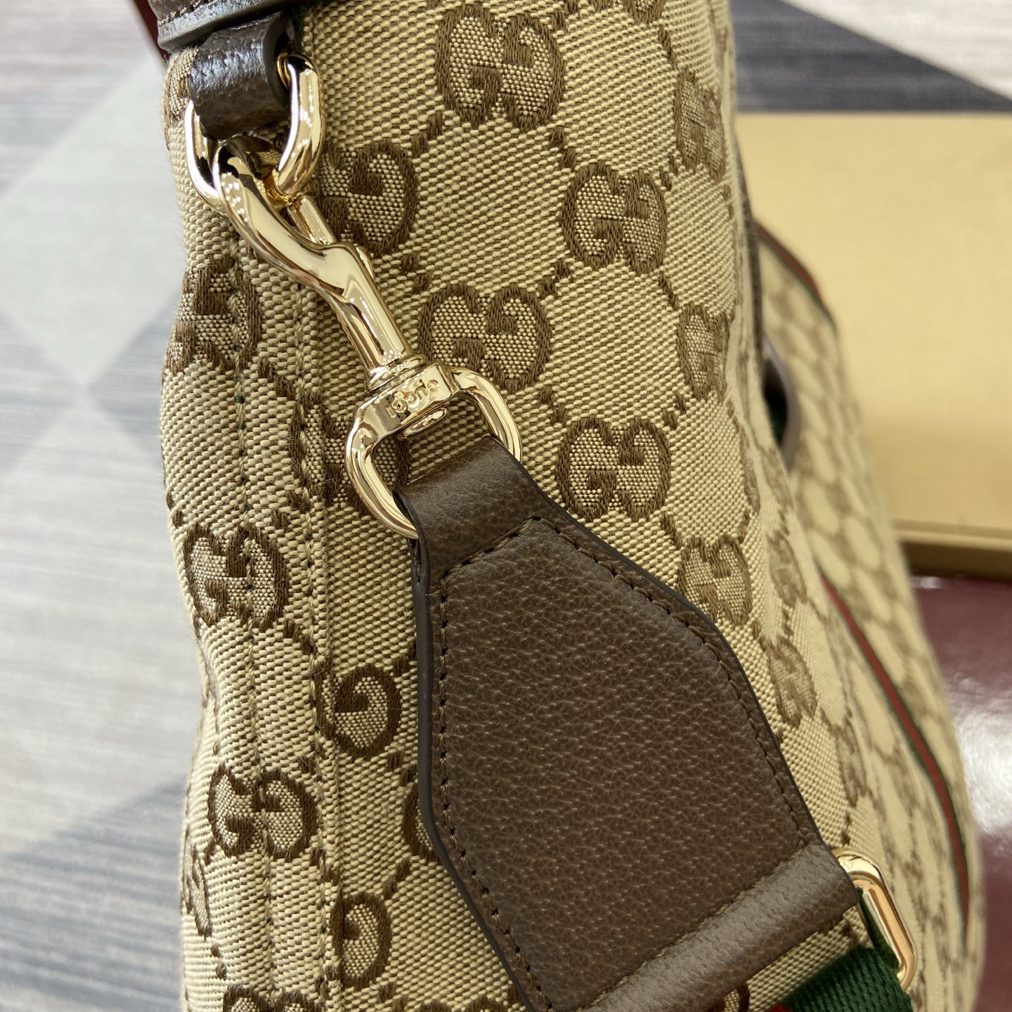Gucci Giglio Large Tote Bag in Beige Canvas with Removable Pouch - 50x47x14cm 12 i1753854055950 9762 0 9
