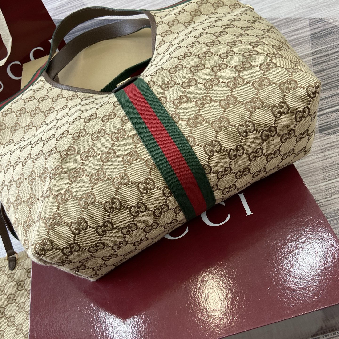 Gucci Giglio Large Tote Bag in Beige Canvas with Removable Pouch - 50x47x14cm 8 i1753854056738 8973 0 6