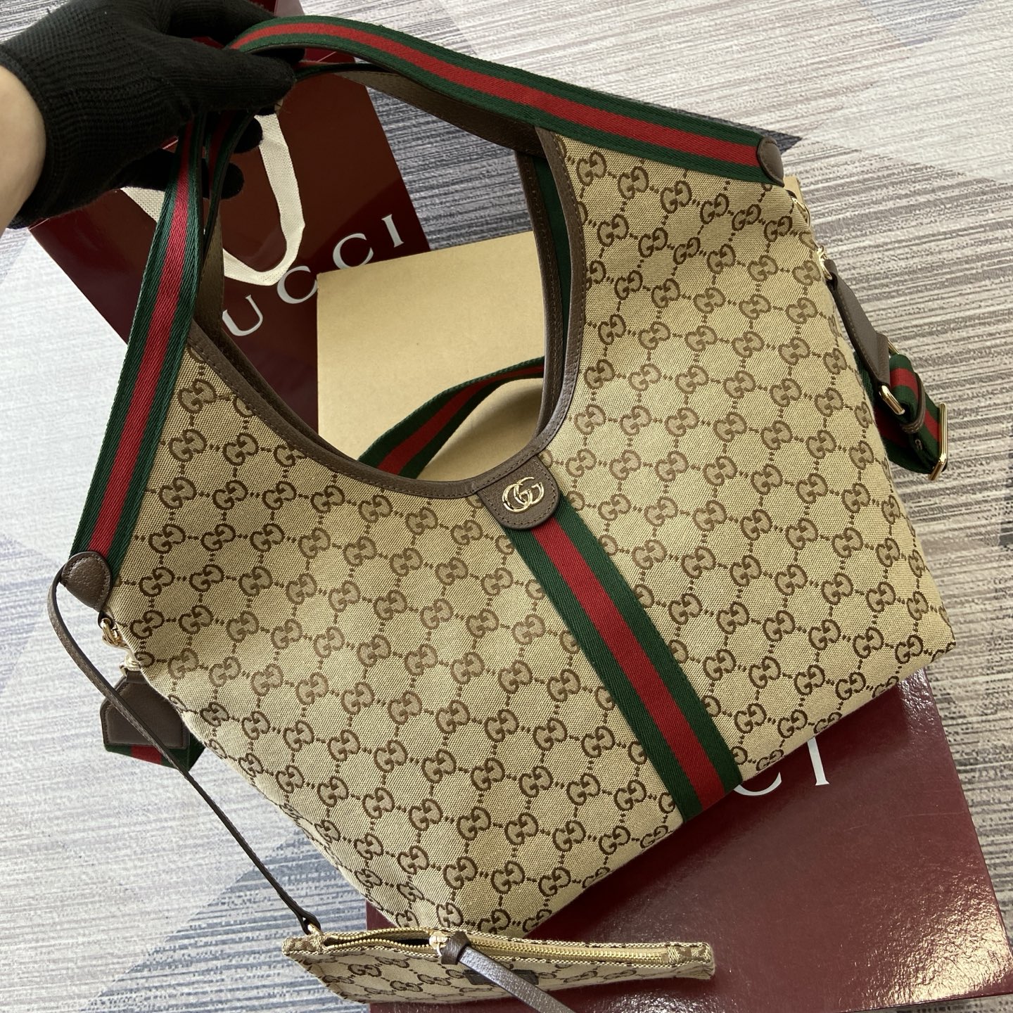 Gucci Giglio Large Tote Bag in Beige Canvas with Removable Pouch - 50x47x14cm 2 i1753854056764 7831 0 4
