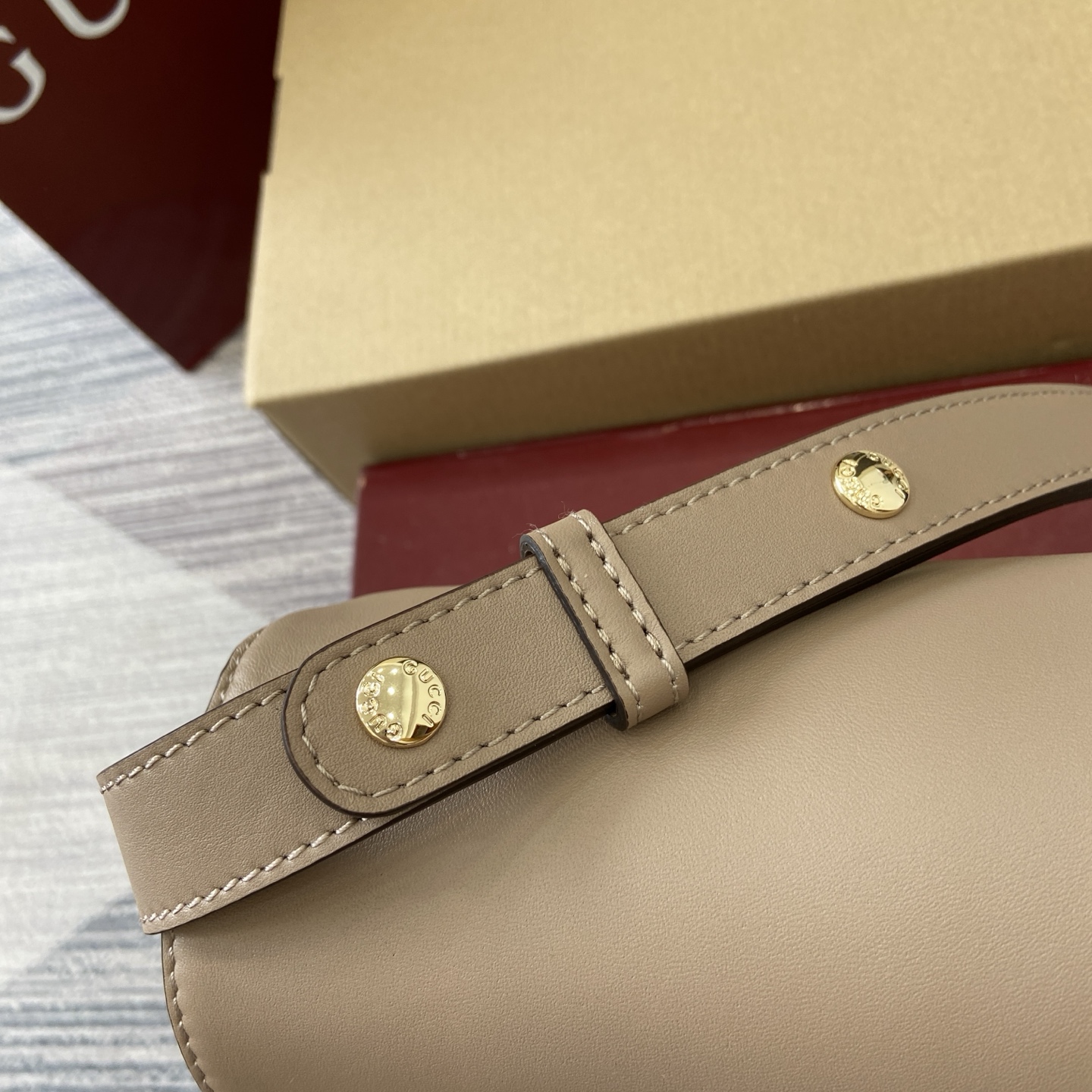 Gucci Horsebit 1955 Small Shoulder Bag in Taupe Leather with Gold Hardware 11 i1753854159372 5781 0 8