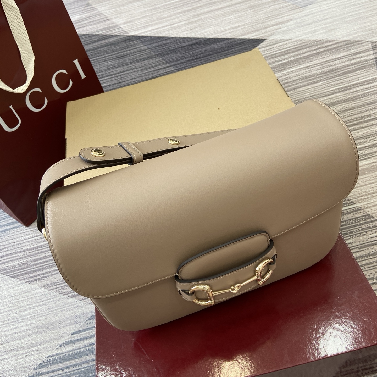 Gucci Horsebit 1955 Small Shoulder Bag in Taupe Leather with Gold Hardware 6 i1753854160726 6947 0 3