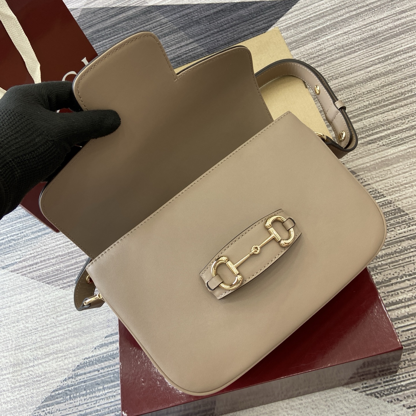 Gucci Horsebit 1955 Small Shoulder Bag in Taupe Leather with Gold Hardware 9 i1753854160880 9761 0 7
