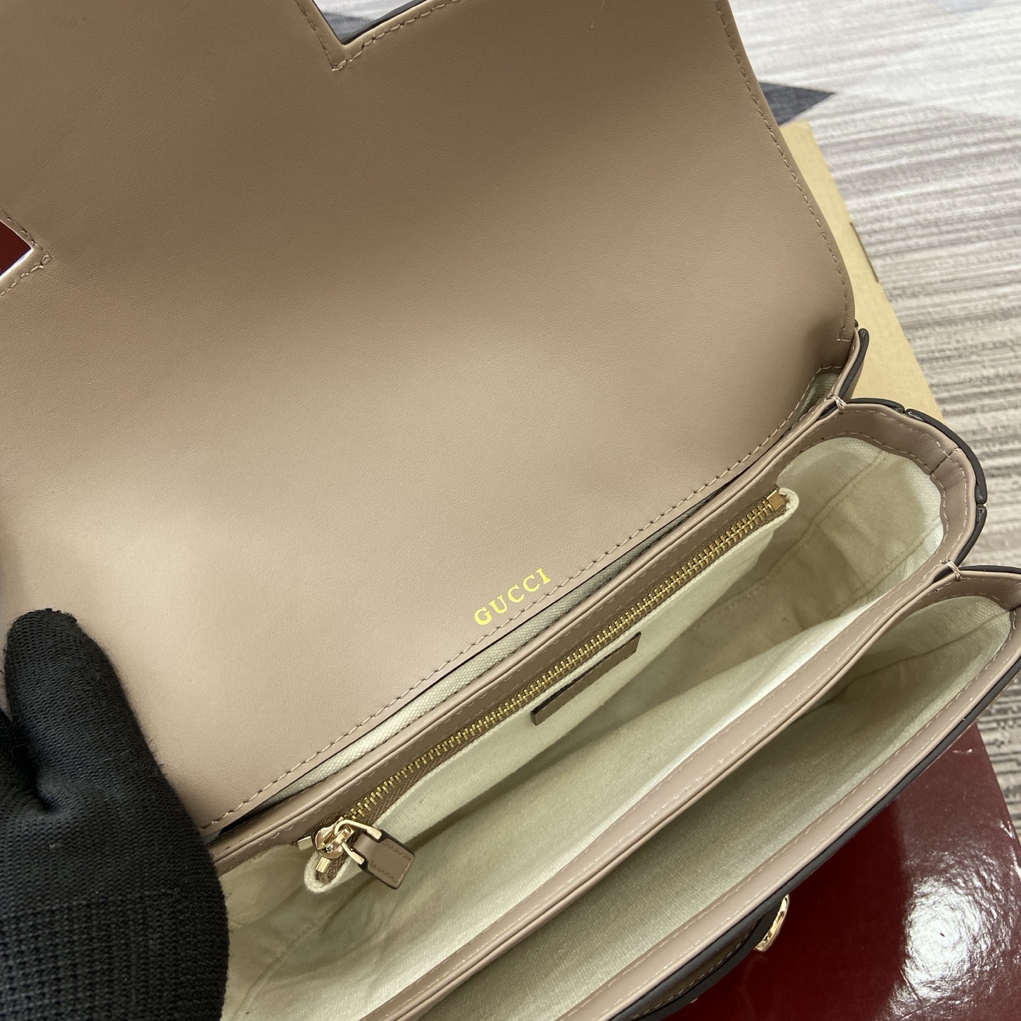 Gucci Horsebit 1955 Small Shoulder Bag in Taupe Leather with Gold Hardware 14 i1753854161767 1687 0 12