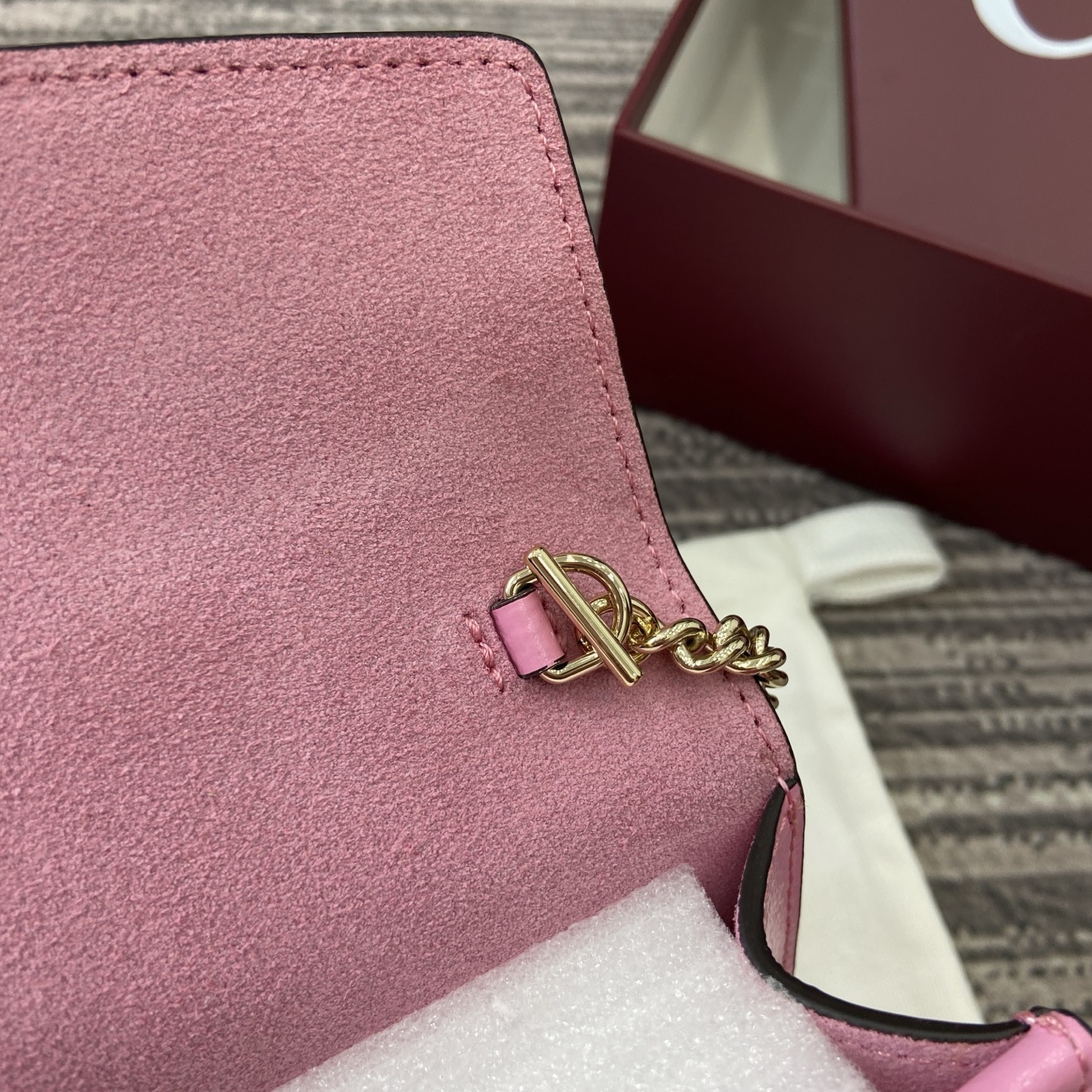 Gucci Pink Patent Leather Mini Shoulder Bag with Chain Strap - Stylish & Elegant 12 i1754118825773 6665 0 9