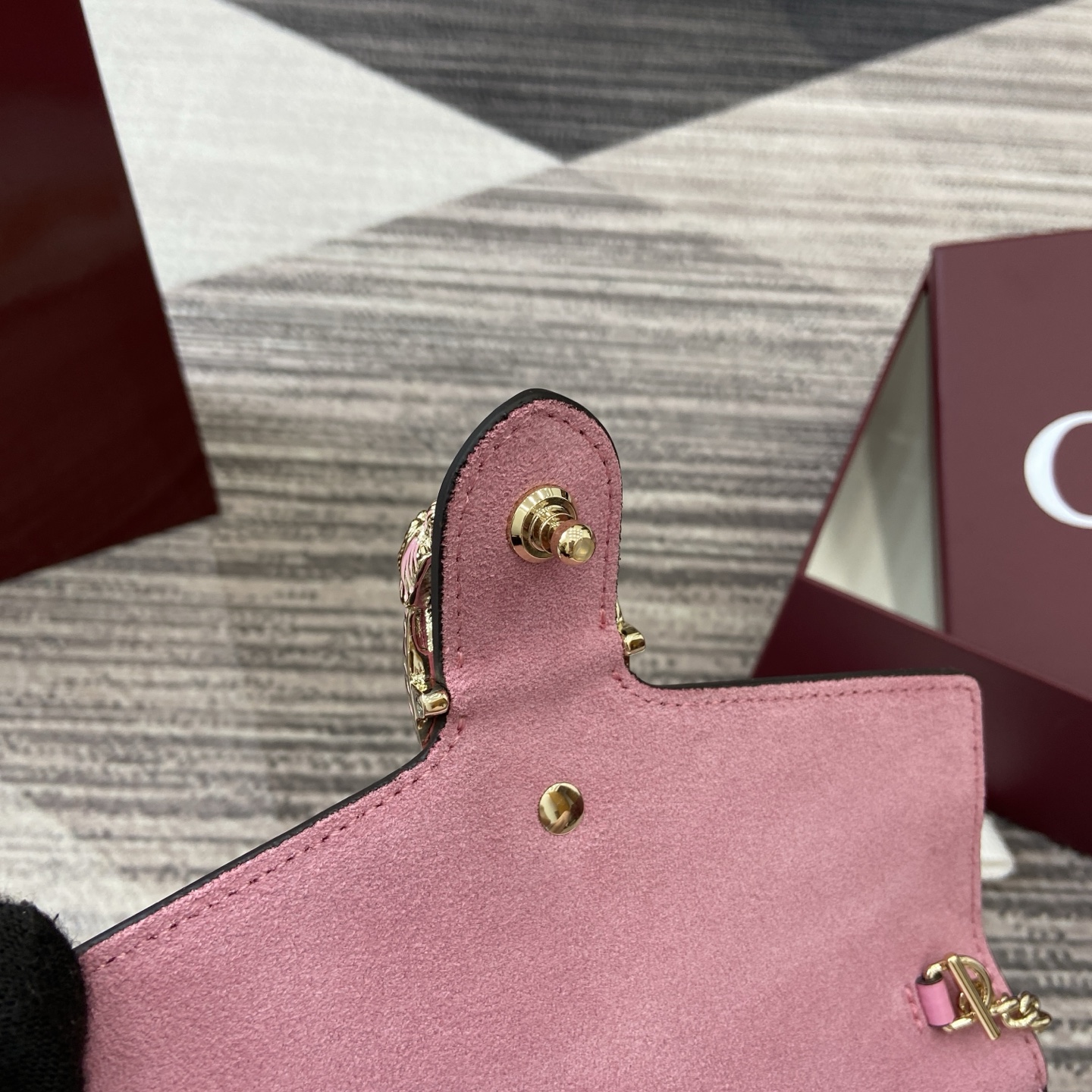 Gucci Pink Patent Leather Mini Shoulder Bag with Chain Strap - Stylish & Elegant 11 i1754118825847 7870 0 8