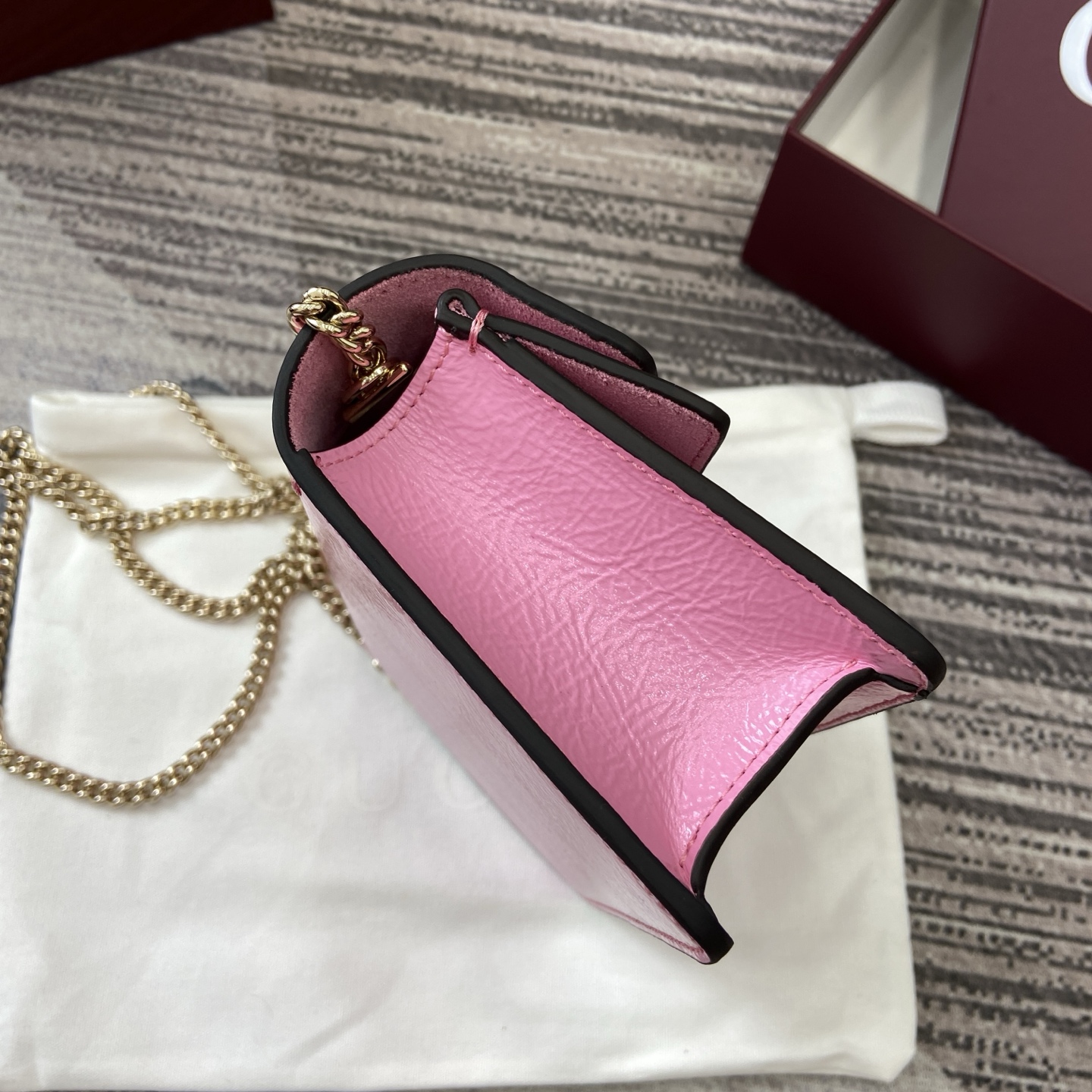 Gucci Pink Patent Leather Mini Shoulder Bag with Chain Strap - Stylish & Elegant 4 i1754118825859 6303 0 2