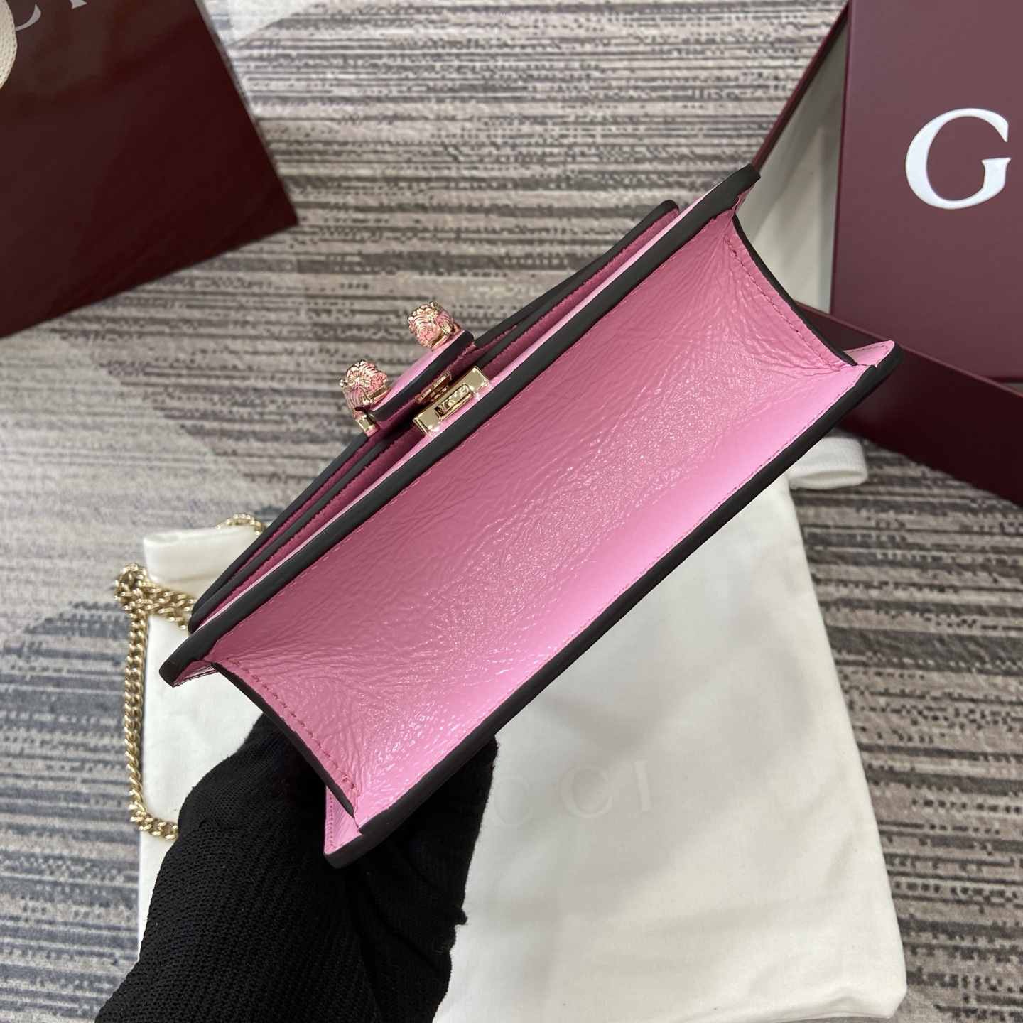 Gucci Pink Patent Leather Mini Shoulder Bag with Chain Strap - Stylish & Elegant 5 i1754118827889 7956 0 3
