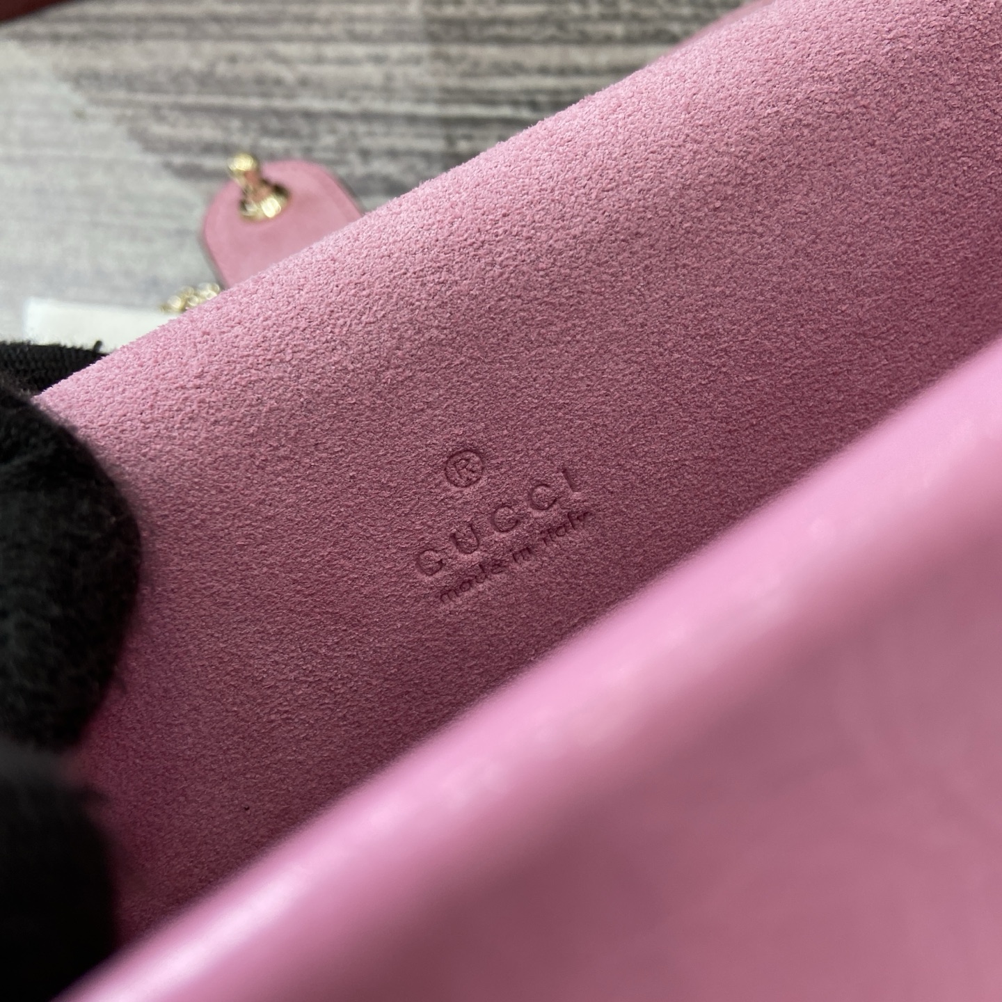 Gucci Pink Patent Leather Mini Shoulder Bag with Chain Strap - Stylish & Elegant 13 i1754118827897 9226 0 11