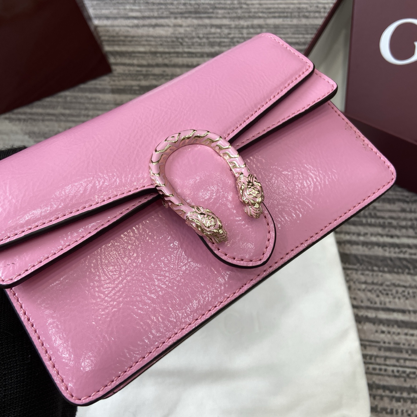 Gucci Pink Patent Leather Mini Shoulder Bag with Chain Strap - Stylish & Elegant 7 i1754118827974 9193 0 5