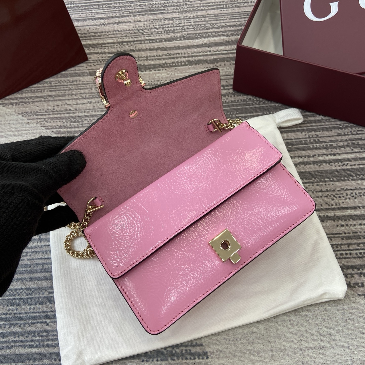 Gucci Pink Patent Leather Mini Shoulder Bag with Chain Strap - Stylish & Elegant 8 i1754118829534 2063 0 6