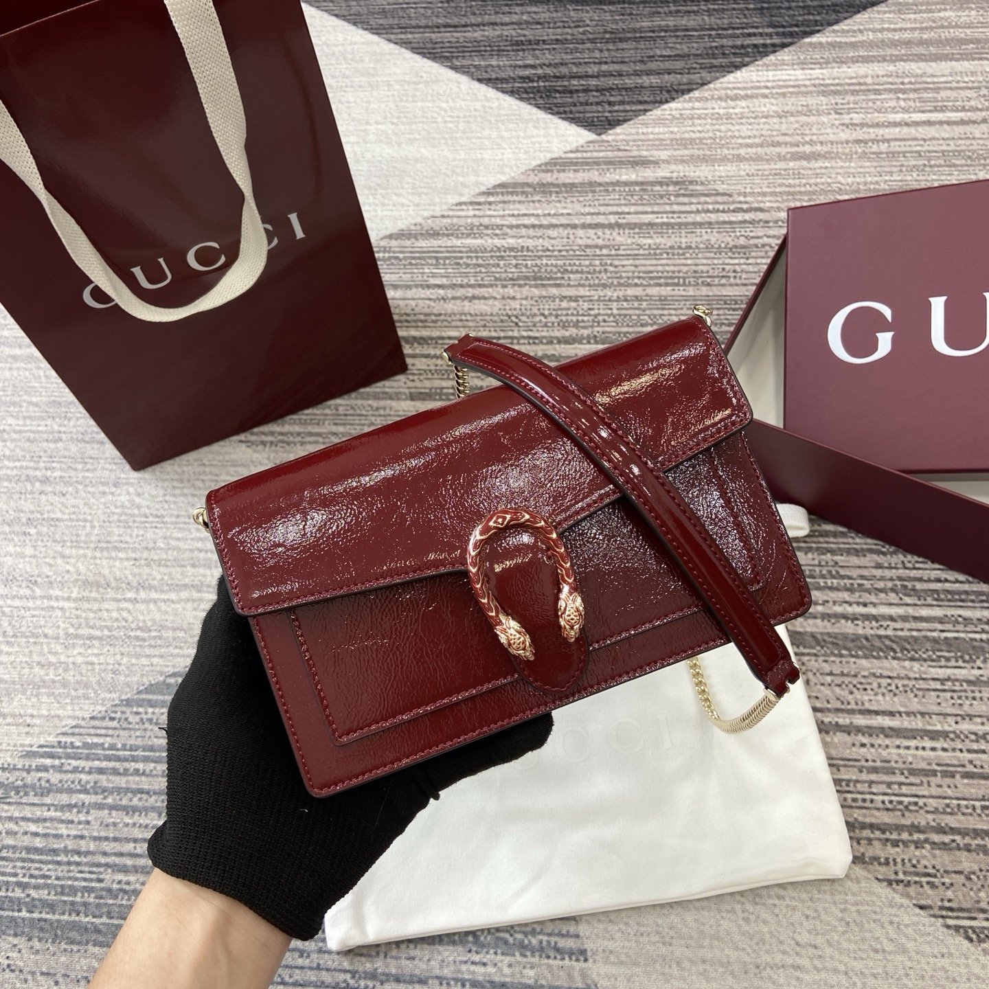 Gucci Red Leather Wallet on Chain Bag with Dionysus Clasp, 20 cm 1 i1754118868688 4167 0 0