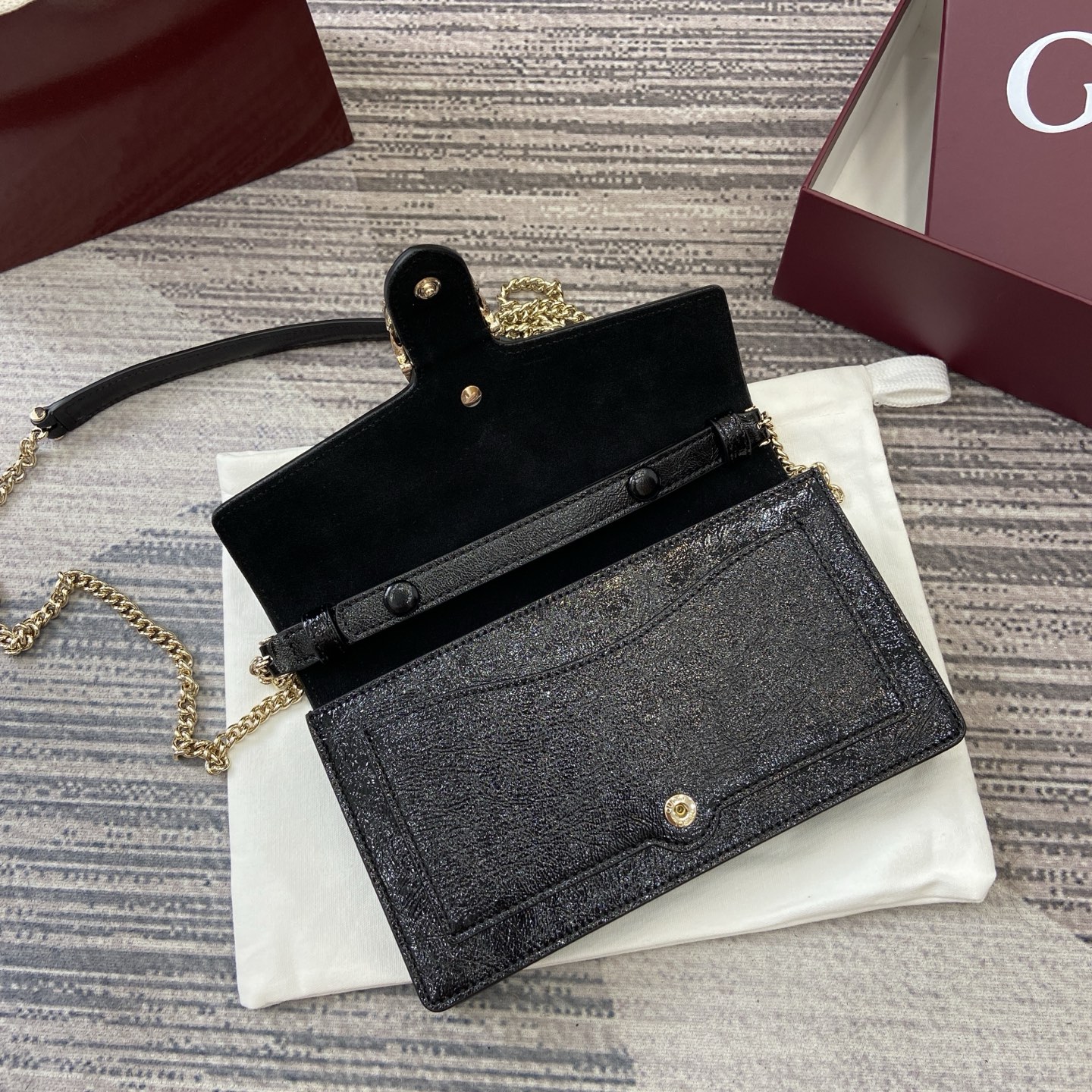 Elegant Gucci Black Leather Chain Wallet - Versatile & Stylish 8 i1754118883261 9987 0 7