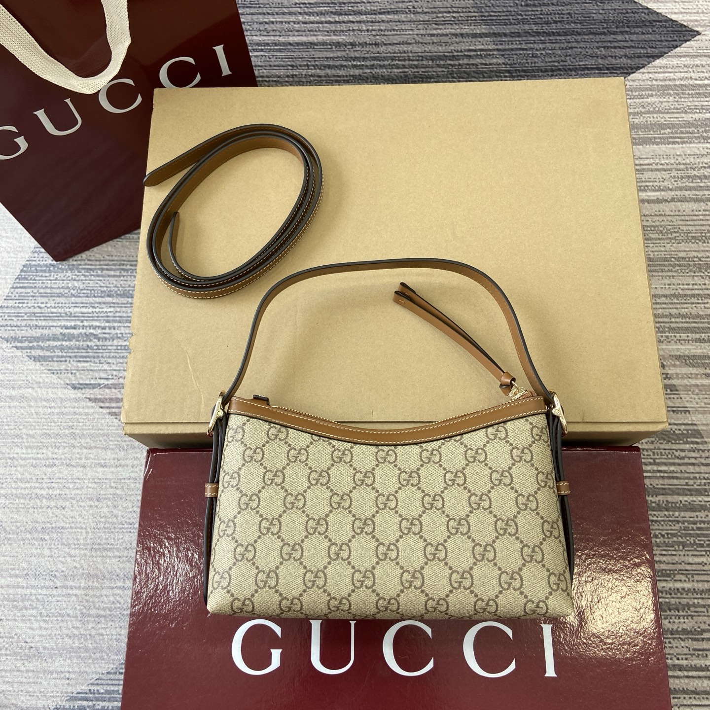 Gucci Emblem Embossed Leather Shoulder Bag - Brown 4 i1754119007101 8108 0 1