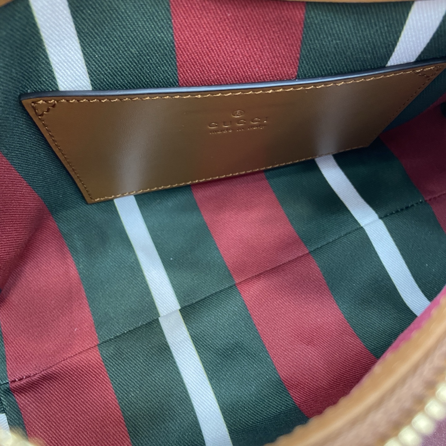 Gucci Emblem Embossed Leather Shoulder Bag - Brown 10 i1754119008550 6757 0 11
