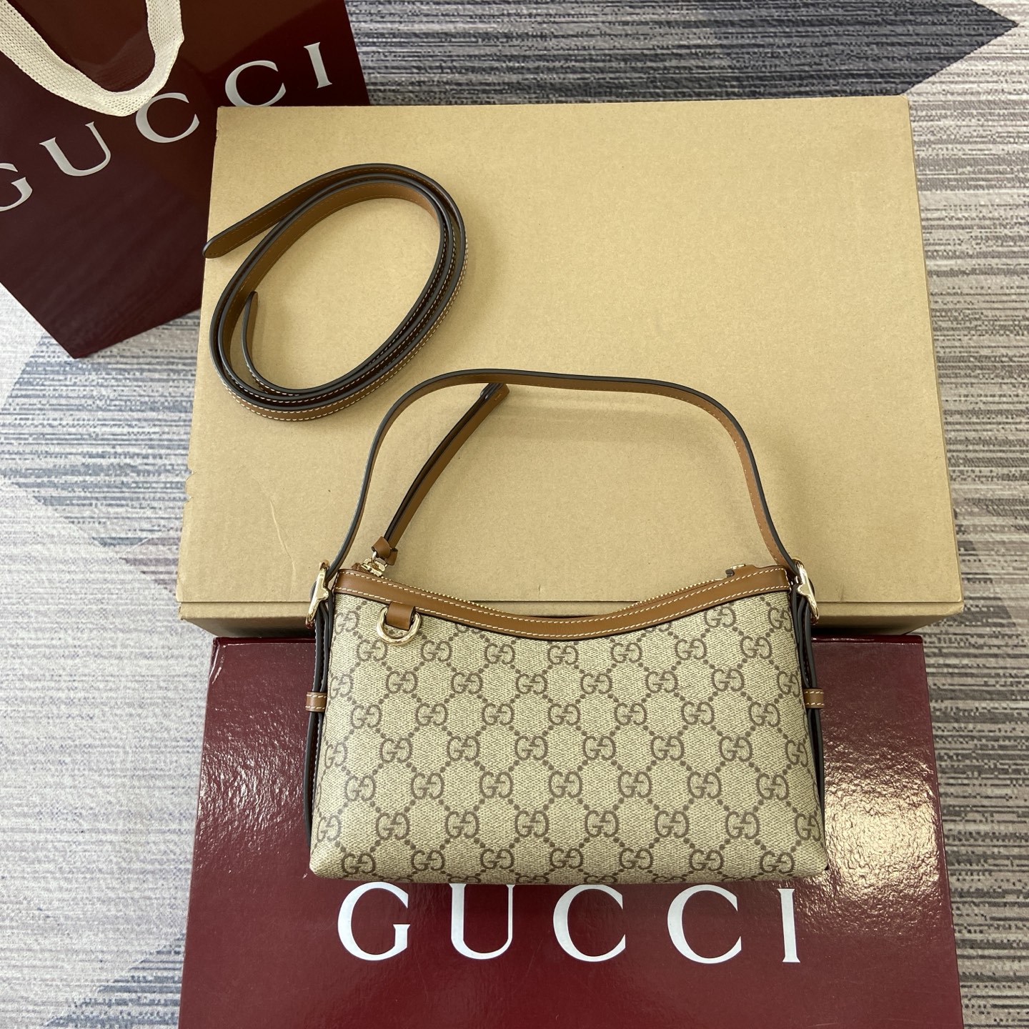Gucci Emblem Embossed Leather Shoulder Bag - Brown 3 i1754119010063 3479 0 0
