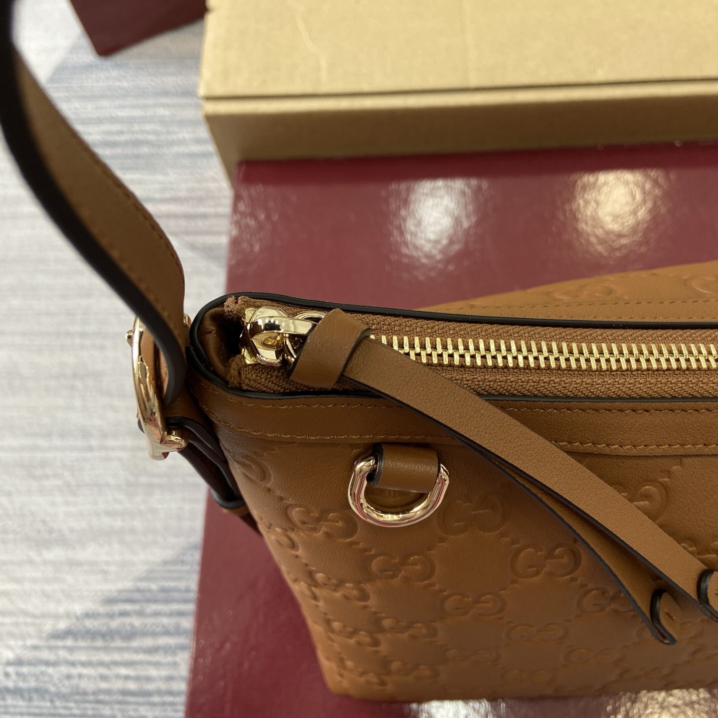 Gucci Emblem Embossed Leather Shoulder Bag - Brown, 30cm x 19cm x 11cm 8 i1754119029068 9279 0 7