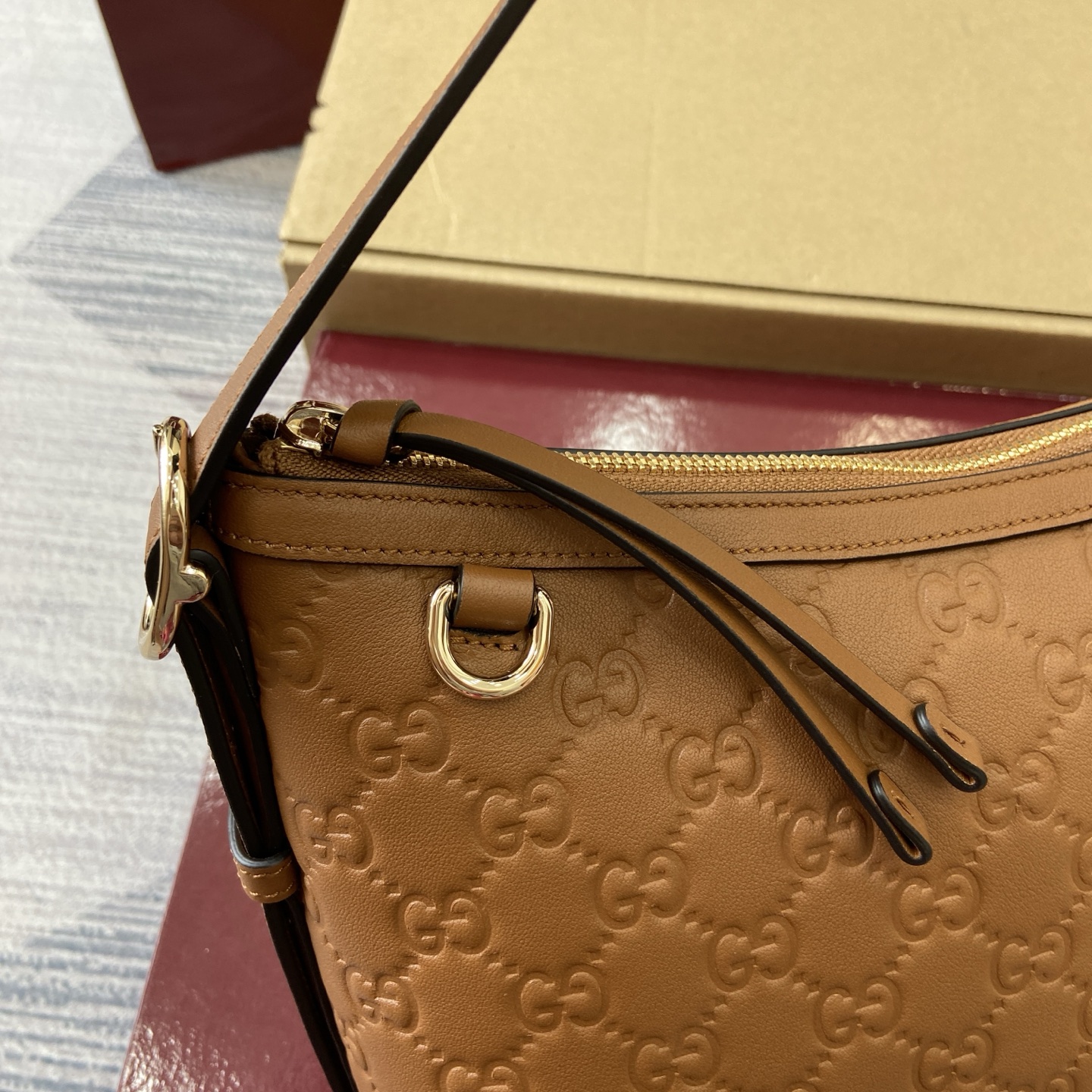Gucci Emblem Embossed Leather Shoulder Bag - Brown, 30cm x 19cm x 11cm 6 i1754119030638 212 0 6