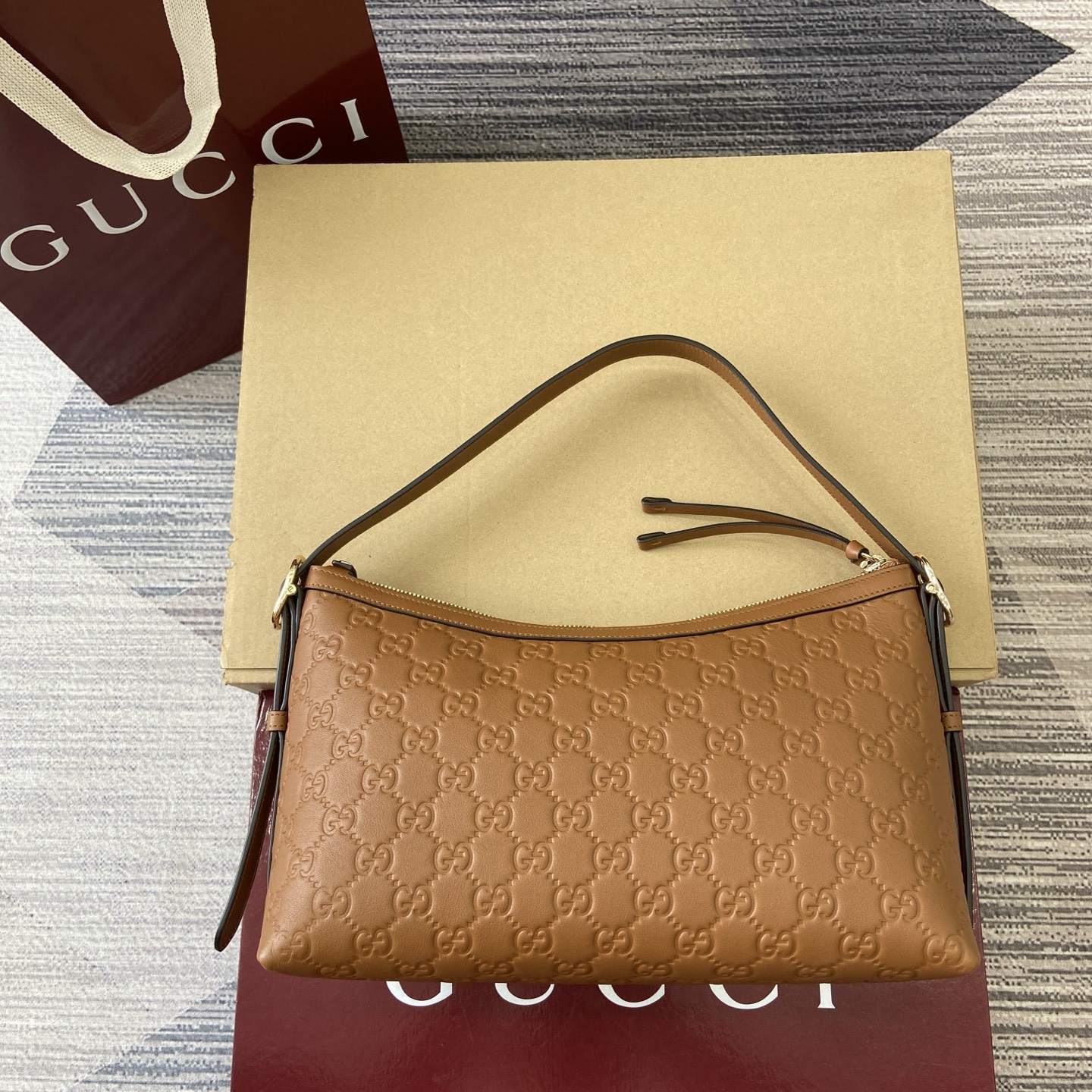 Gucci Emblem Embossed Leather Shoulder Bag - Brown, 30cm x 19cm x 11cm 3 i1754119031654 6573 0 1