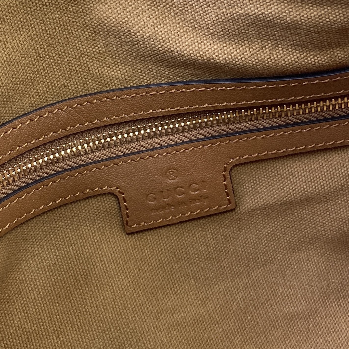 Gucci Emblem Embossed Leather Shoulder Bag - Brown, 30cm x 19cm x 11cm 14 i1754119033113 1576 0 14
