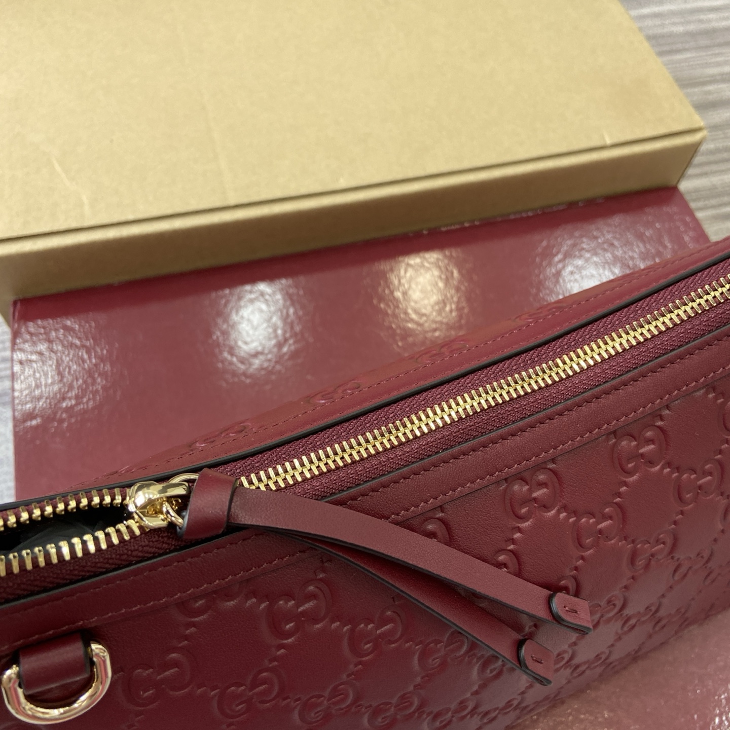 Gucci Emblem Embossed Leather Shoulder Bag, Ancoro Red - Model 847449 10 i1754119037360 2878 0 9