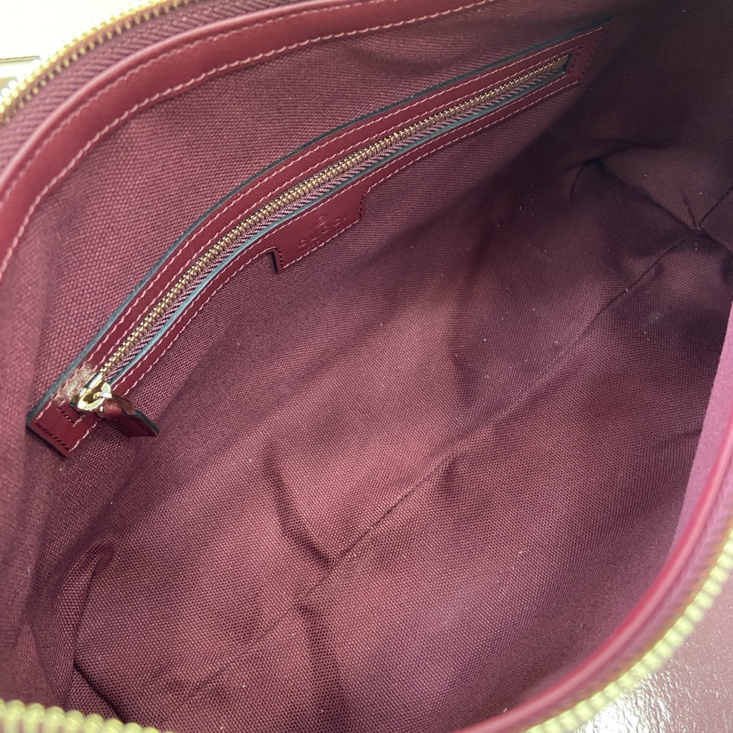 Gucci Emblem Embossed Leather Shoulder Bag, Ancoro Red - Model 847449 9 i1754119040076 7825 0 12
