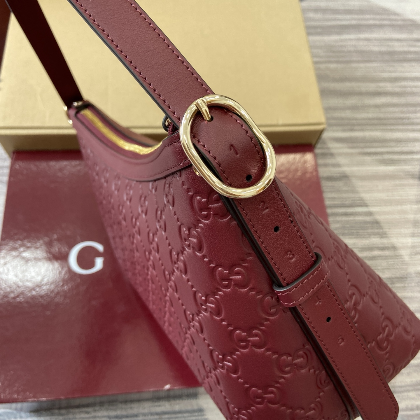 Gucci Emblem Embossed Leather Shoulder Bag, Ancoro Red - Model 847449 13 i1754119041591 4893 0 3
