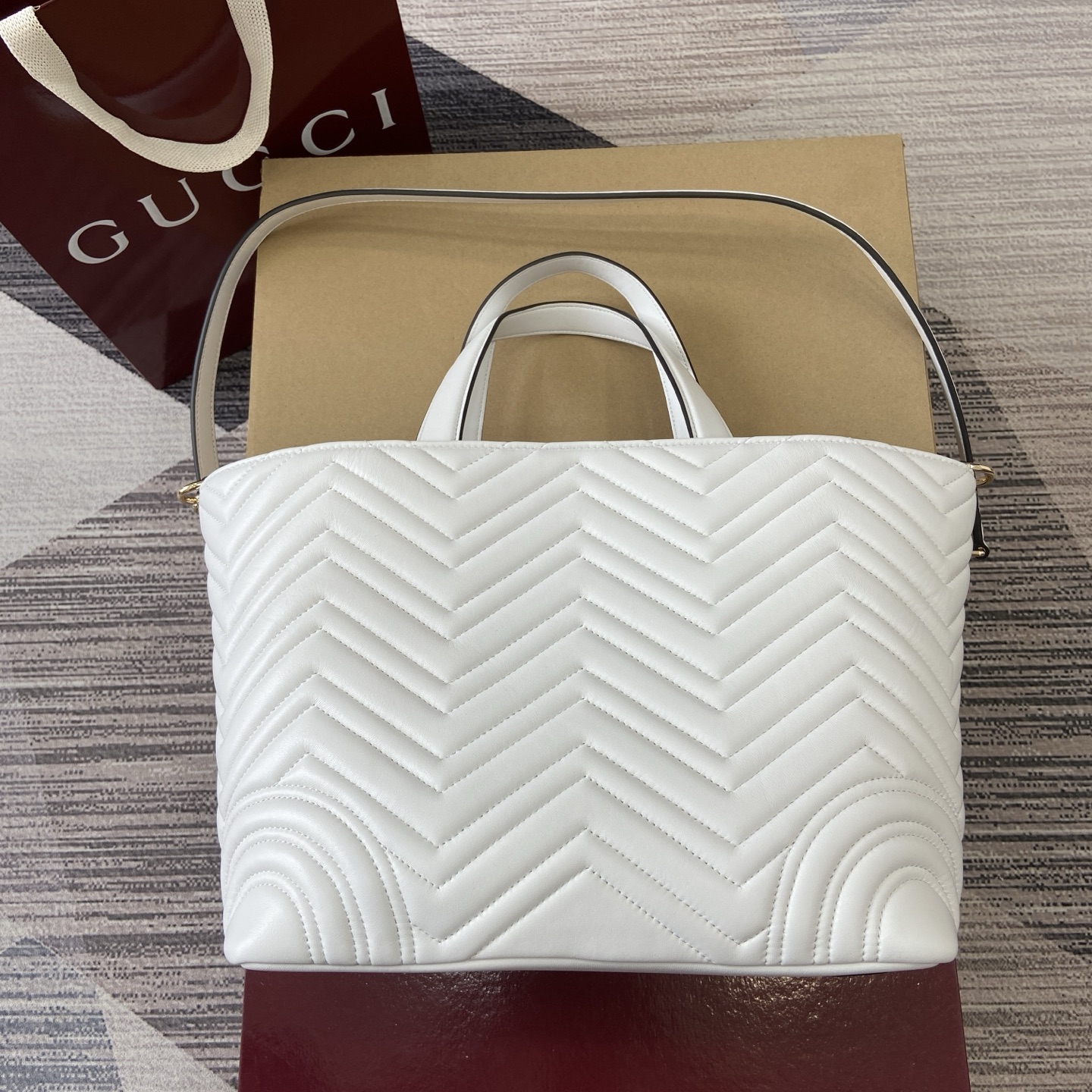 Gucci Marmont White Leather Tote Bag with Chain Strap - Versatile Design 3 i1755849036916 3837 0 1