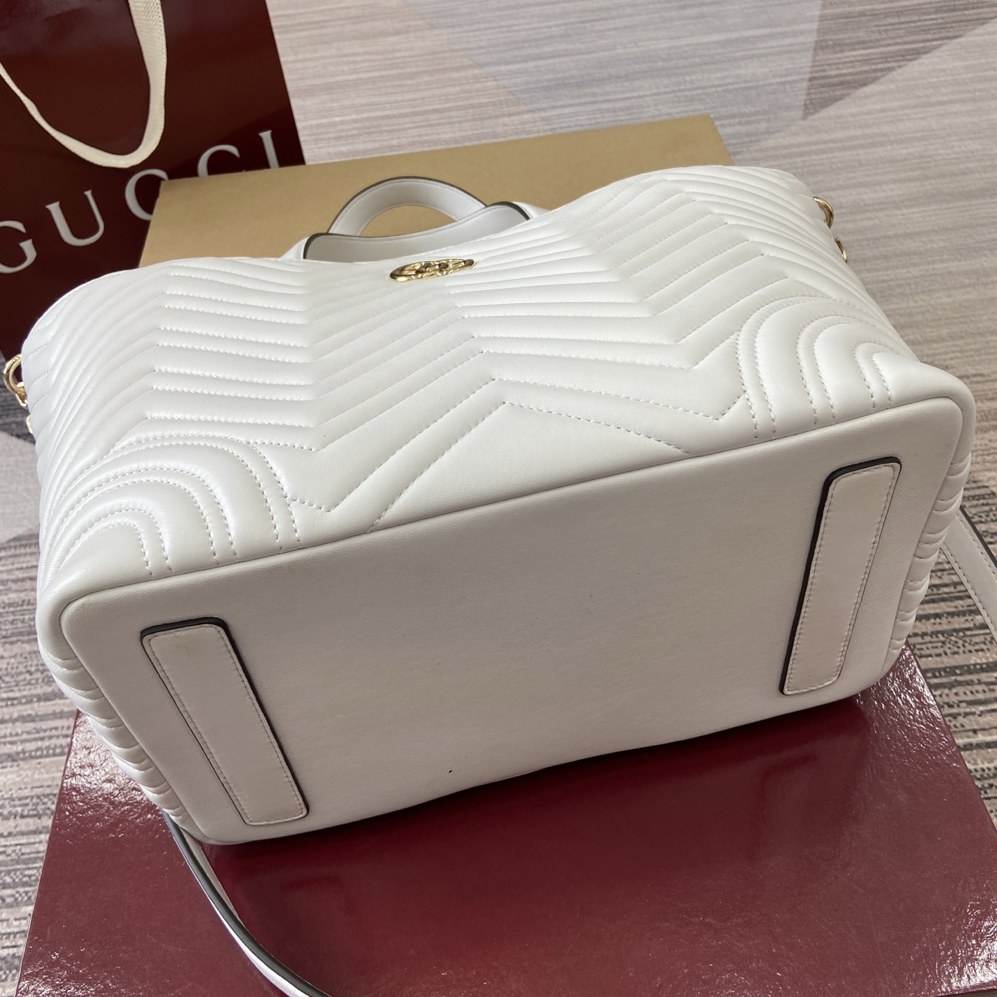 Gucci Marmont White Leather Tote Bag with Chain Strap - Versatile Design 7 i1755849041603 3270 0 8