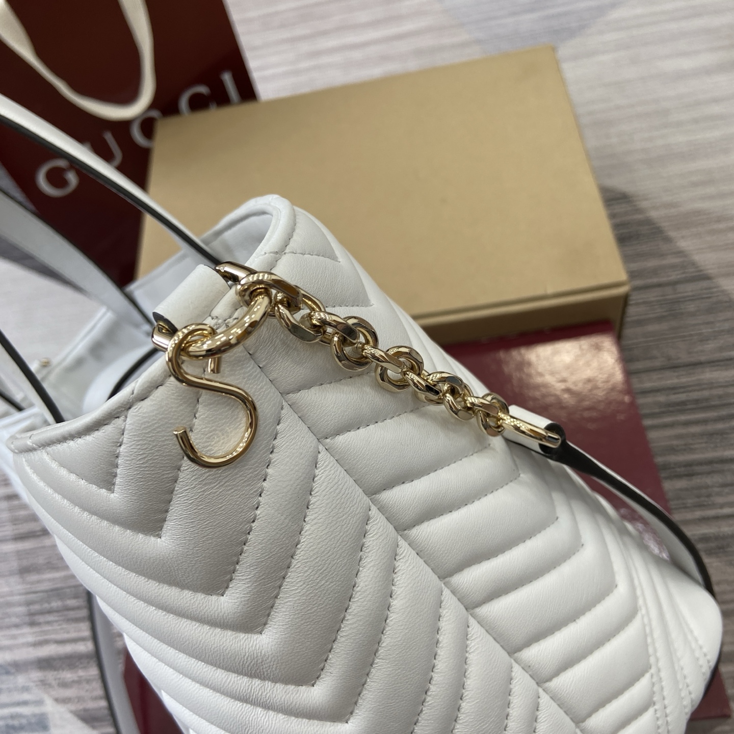 Gucci Marmont White Leather Tote Bag with Chain Strap - Versatile Design 11 i1755849041764 5587 0 4