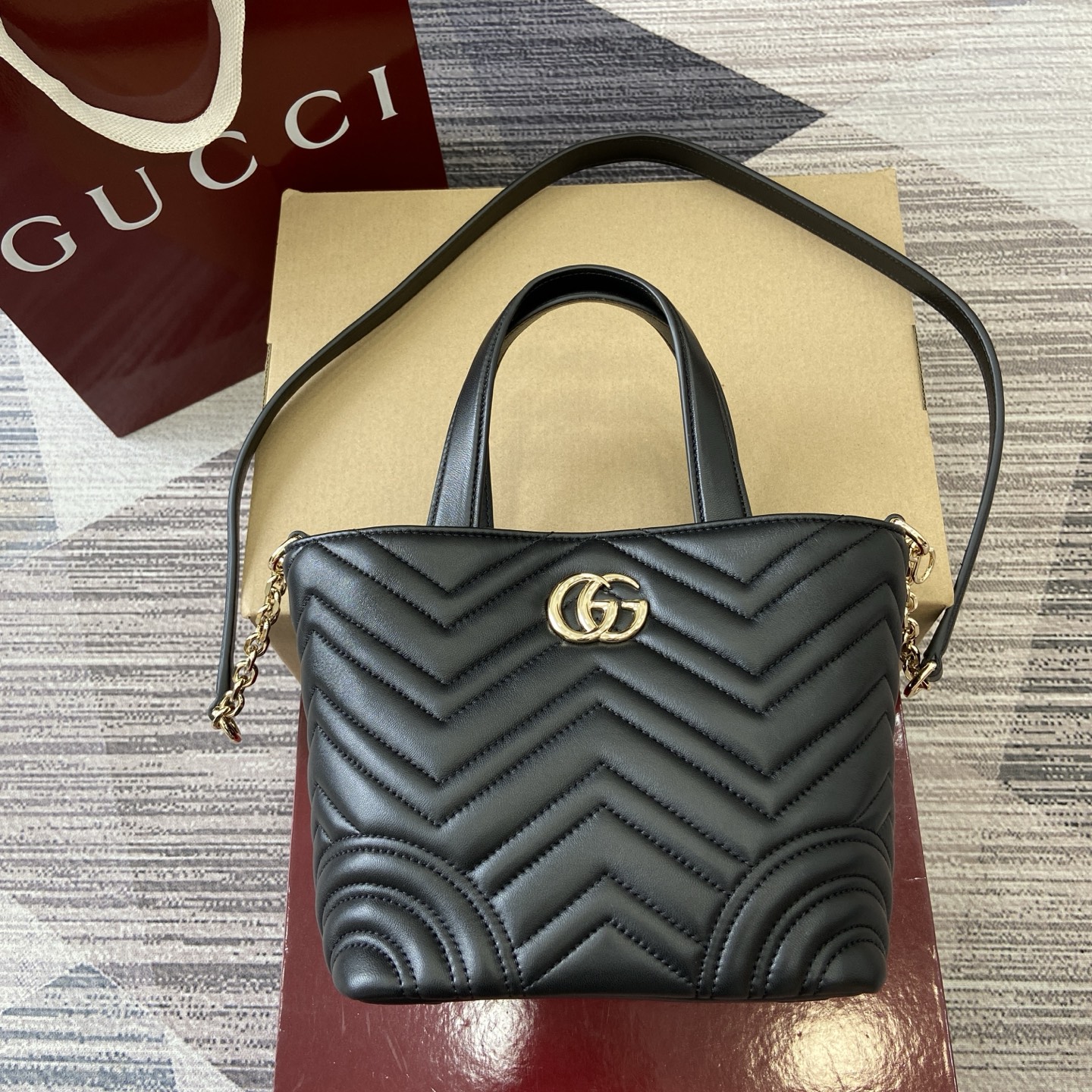 Gucci Marmont Black Leather Tote Bag with Chain Strap - Stylish & Versatile 2 i1755849167244 5139 0 0