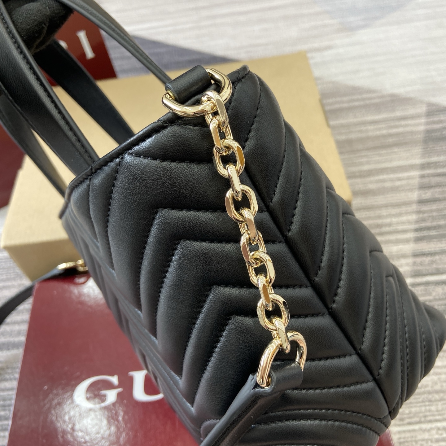 Gucci Marmont Black Leather Tote Bag with Chain Strap - Stylish & Versatile 13 i1755849167271 2208 0 4