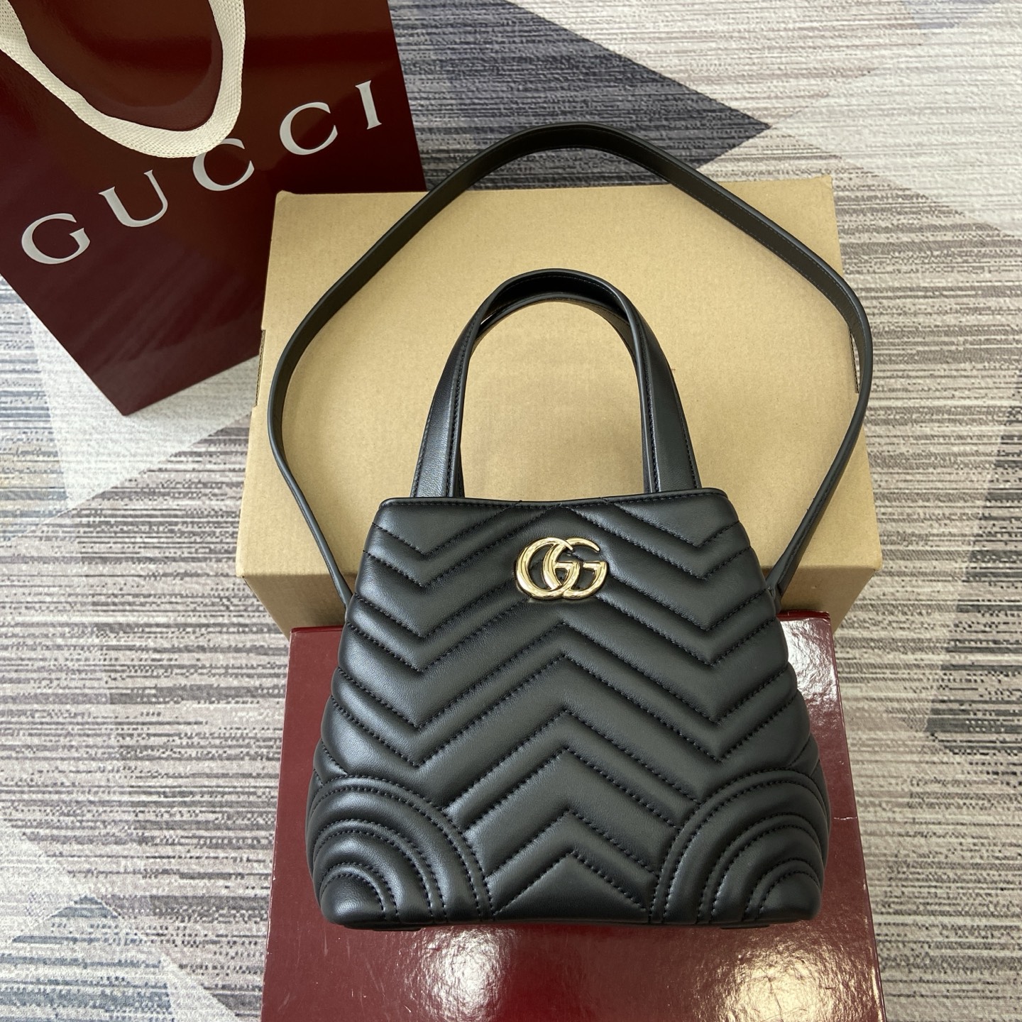 Gucci Marmont Black Leather Tote Bag with Chain Strap - Stylish & Versatile 3 i1755849168642 6337 0 2