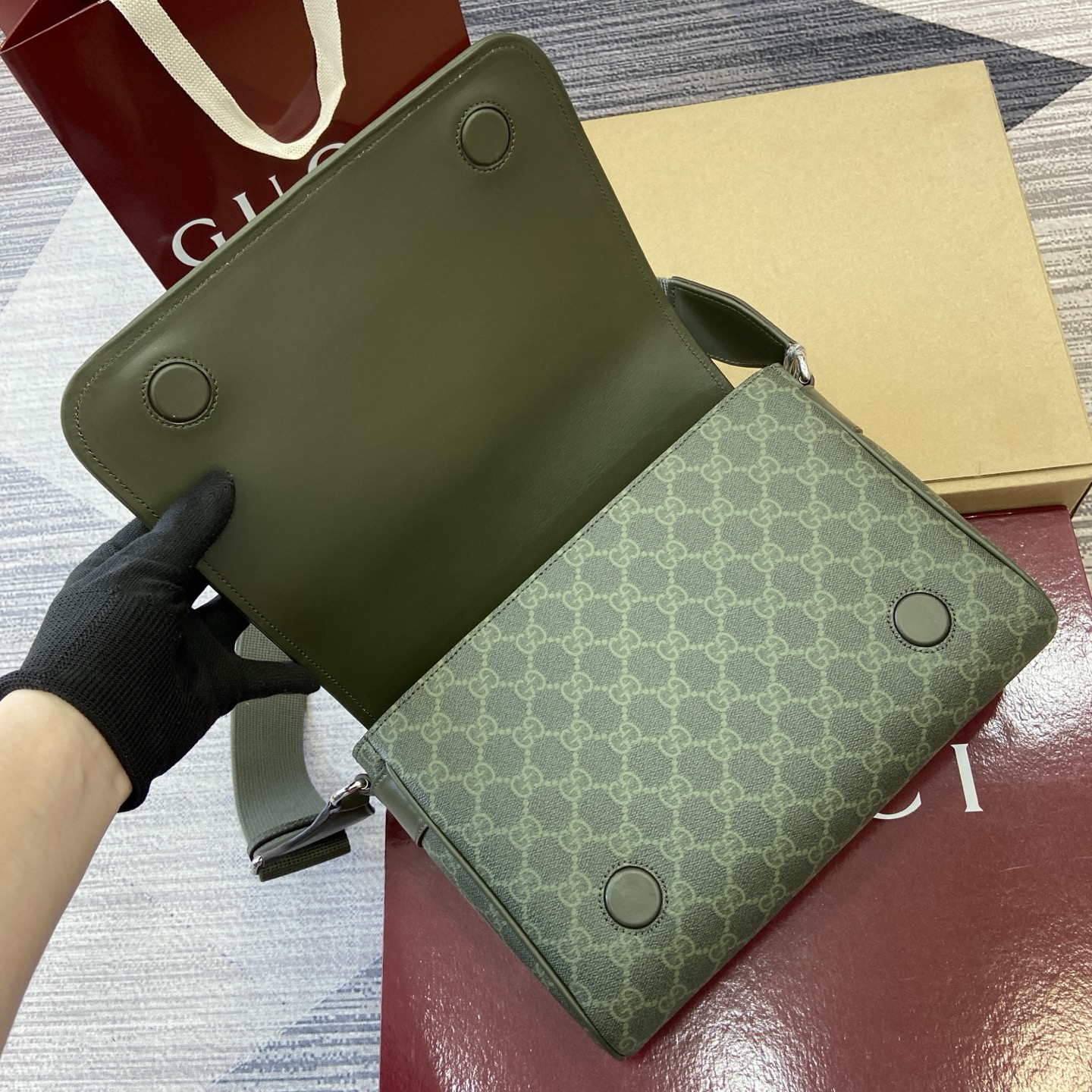 Gucci Medium Messenger Bag in Green Coated Fabric with Gucci Lettering 9 i1756271311046 8938 0 7