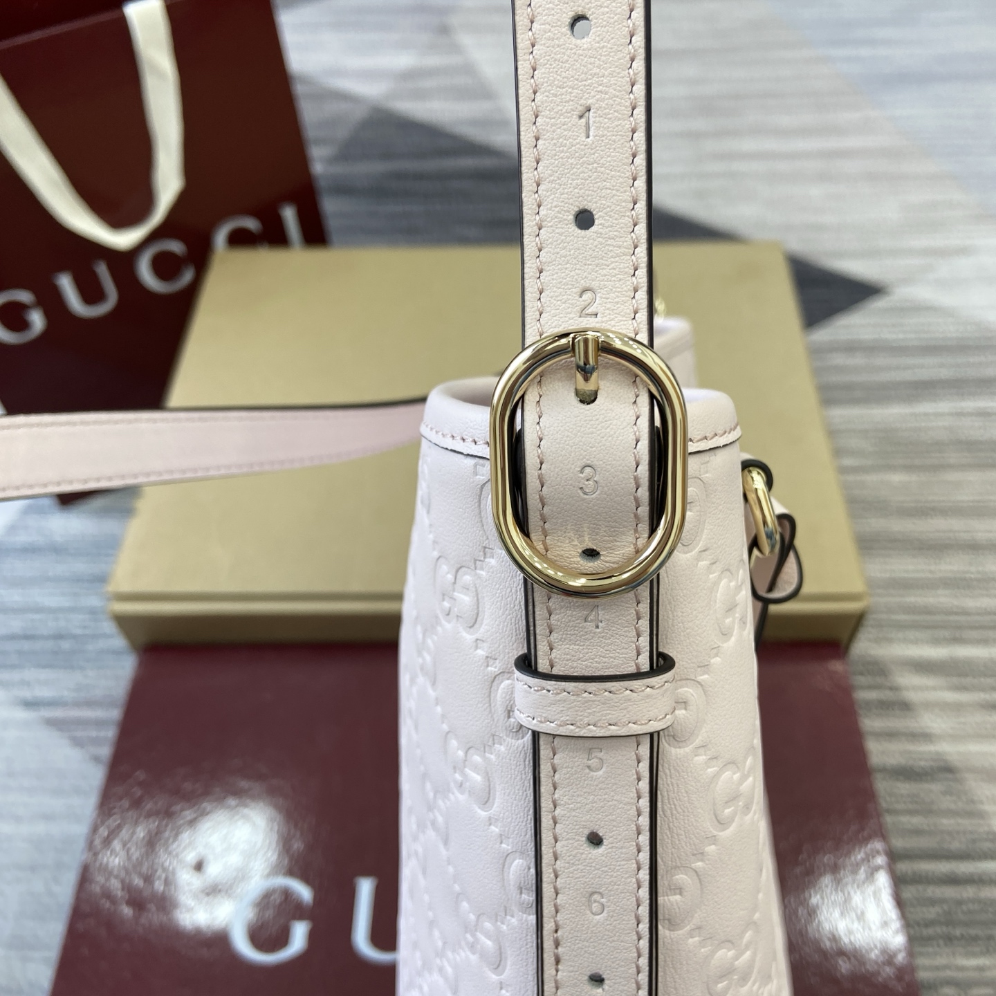 Gucci Emblem Pale Pink Embossed Leather Shoulder Bag - Elegant & Spacious 11 i1756271342597 6059 0 8