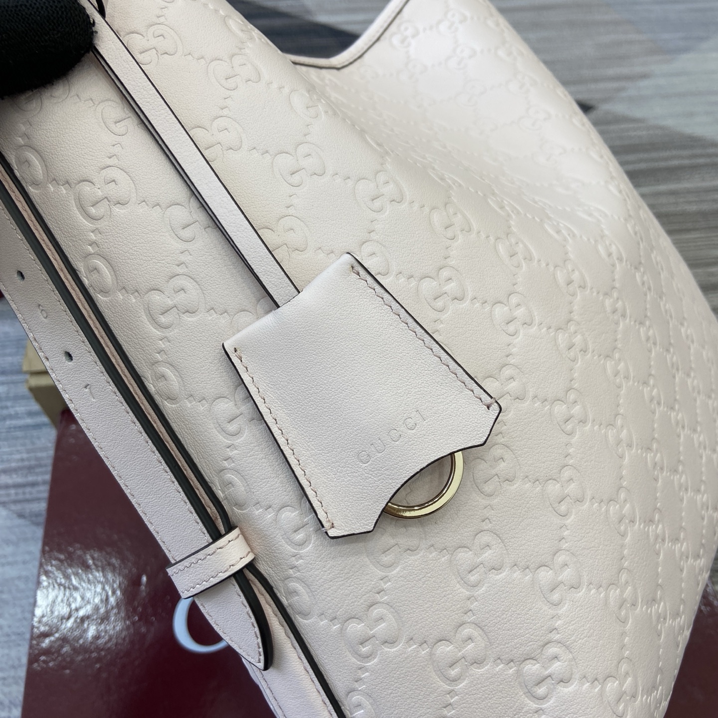 Gucci Emblem Embossed Leather Bucket Bag - Pale Pink, 30.5 x 30.5 x 9 cm 7 i1756271366707 9702 0 5