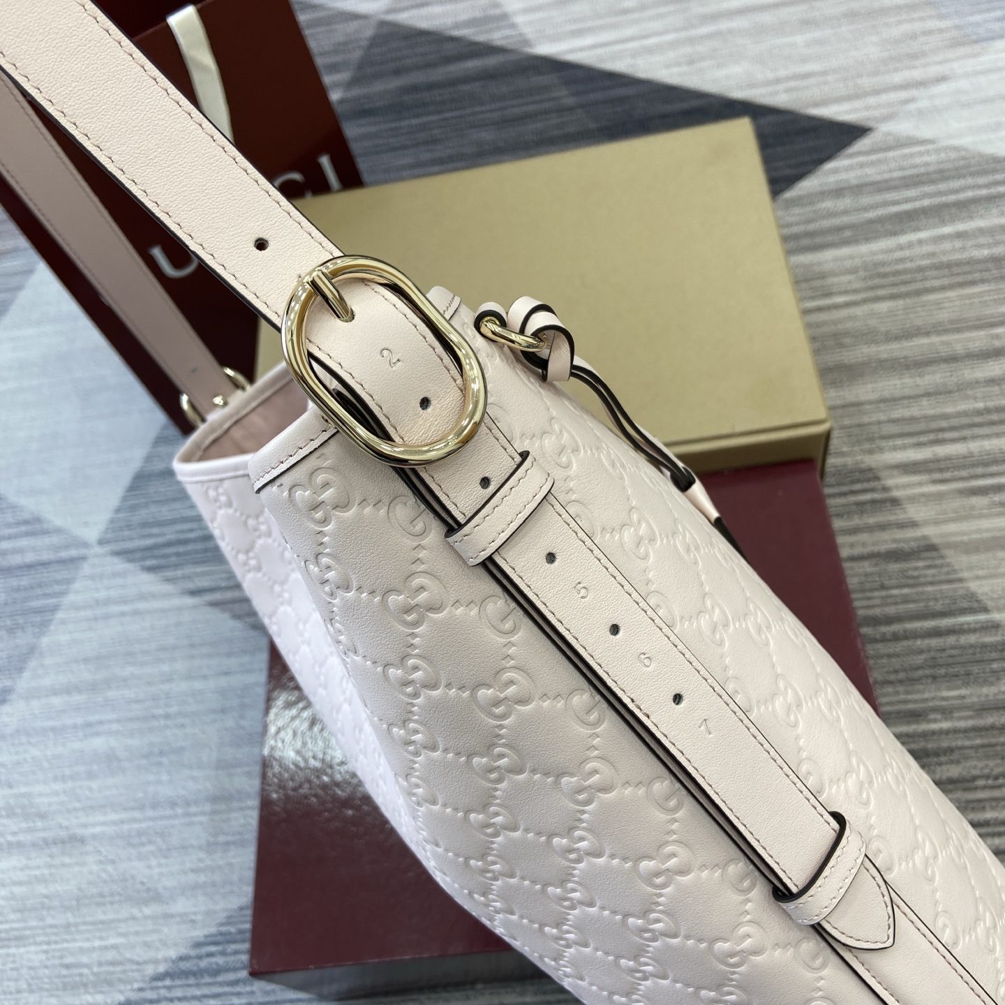 Gucci Emblem Embossed Leather Bucket Bag - Pale Pink, 30.5 x 30.5 x 9 cm 5 i1756271368184 3993 0 2