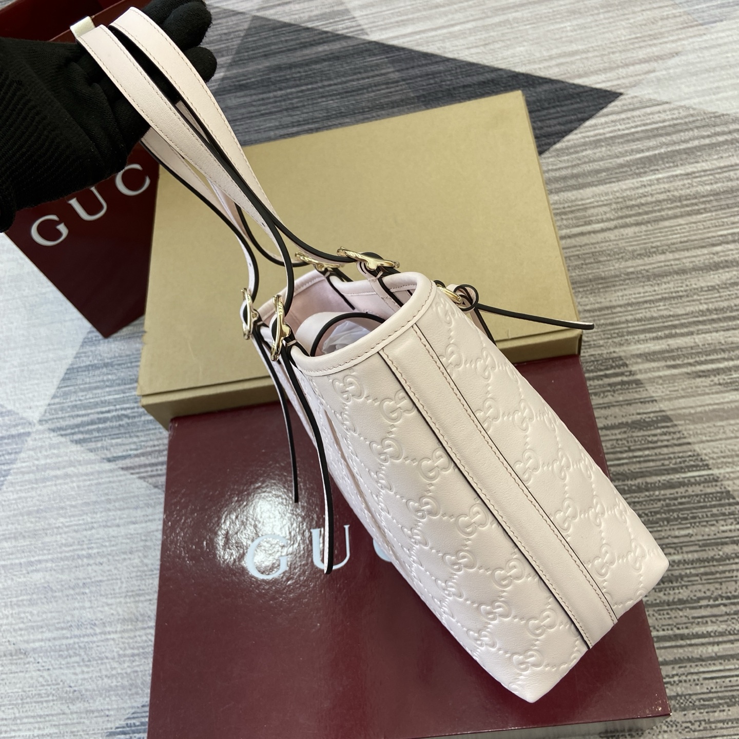 Gucci Emblem Embossed Leather Tote Bag, Light Pink, 25cm, Adjustable Strap 5 i1756271388932 335 0 2
