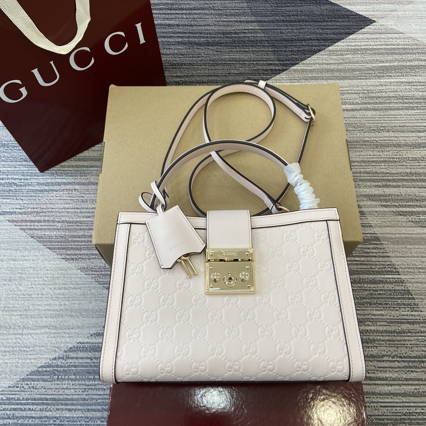 Gucci Padlock Small Leather Top Handle Bag - Light Pink, Embossed 3 i1756271434637 6020 0 0