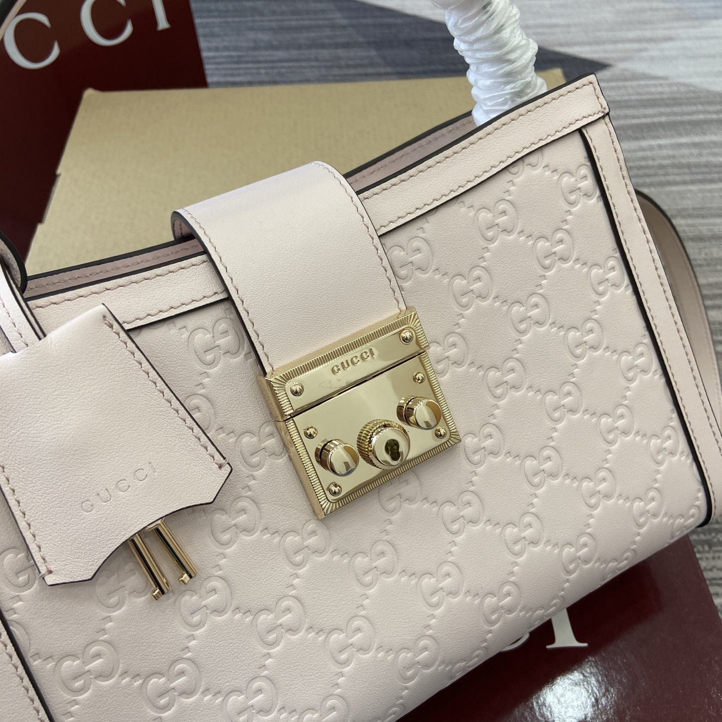 Gucci Padlock Small Leather Top Handle Bag - Light Pink, Embossed 12 i1756271436533 1494 0 8