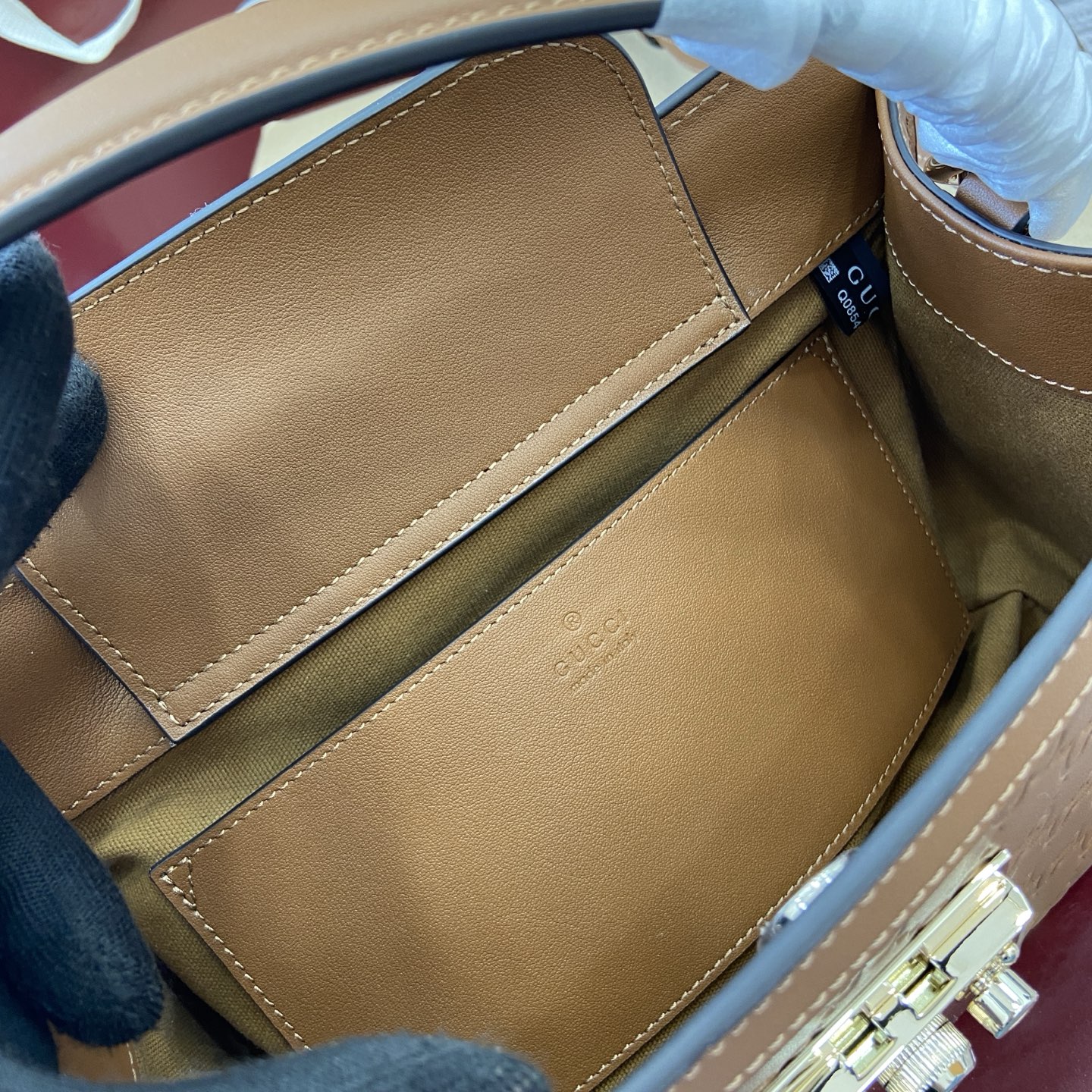 Gucci Padlock Embossed Leather Top Handle Bag - Brown, 25.5 cm 12 i1756271599350 3832 0 10
