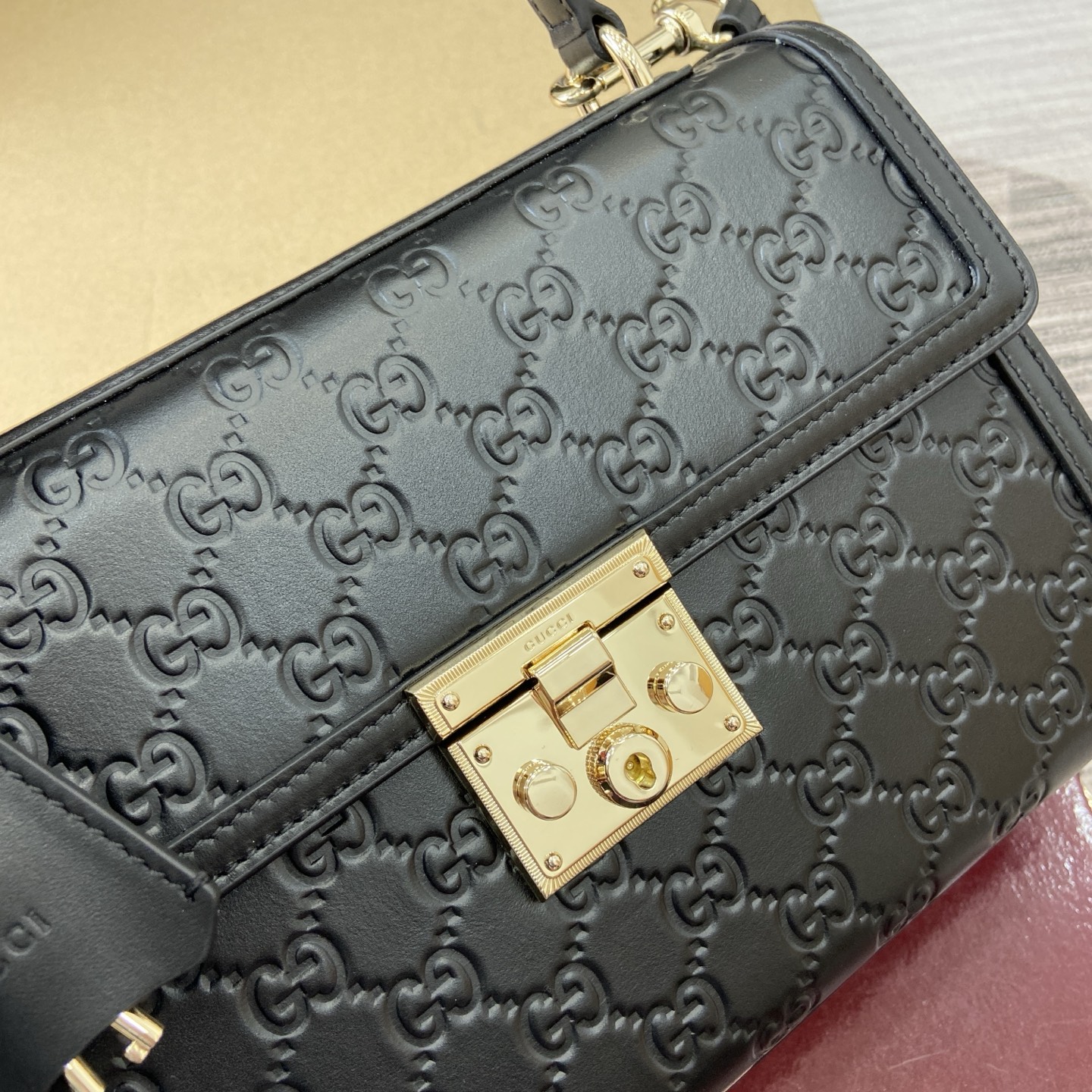 Gucci Padlock Black Embossed Leather Top Handle Bag - Stylish & Versatile 7 i1756375912030 6992 0 7