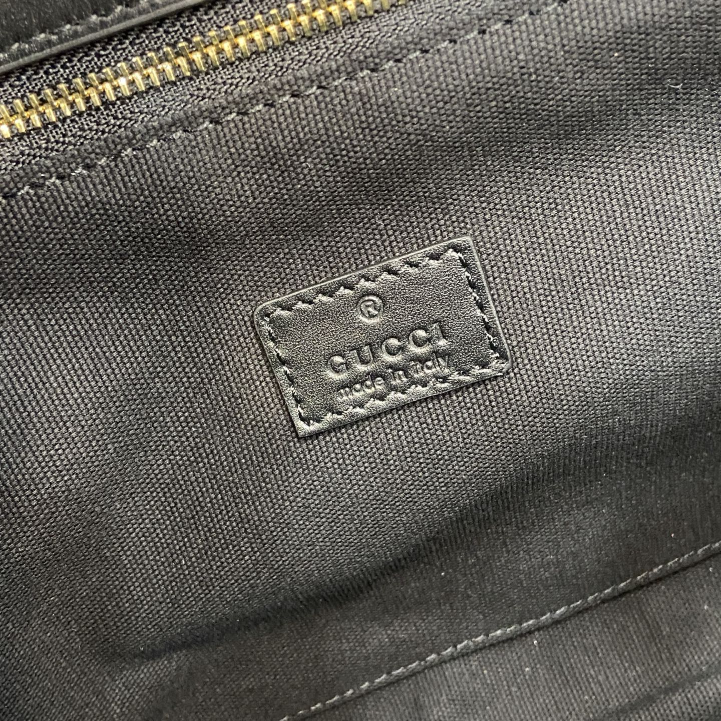 Gucci Padlock Black Embossed Leather Top Handle Bag - Stylish & Versatile 11 i1756375914252 3073 0 11
